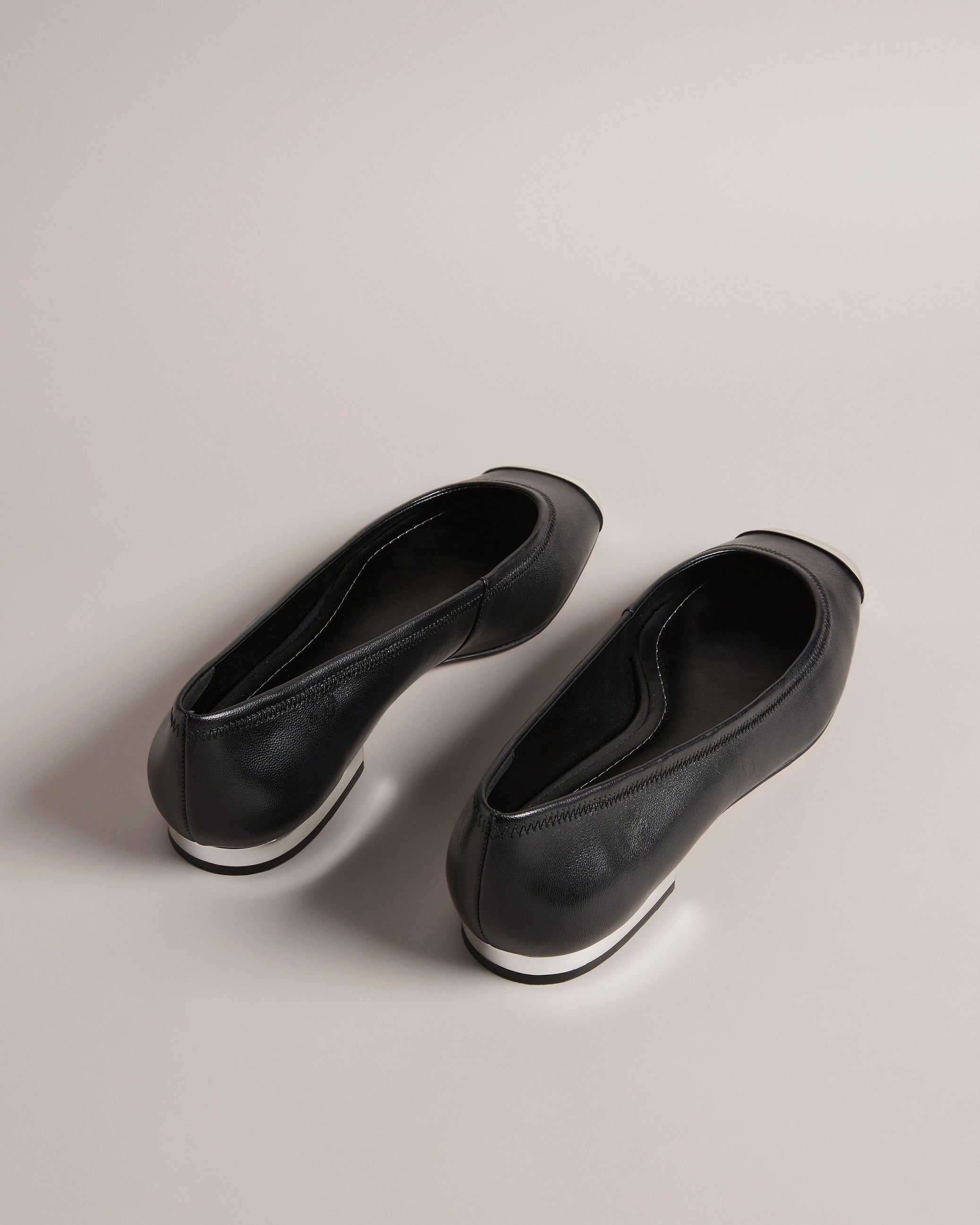 Kareh Ballet Shoes With Metal Toe Cap Black
