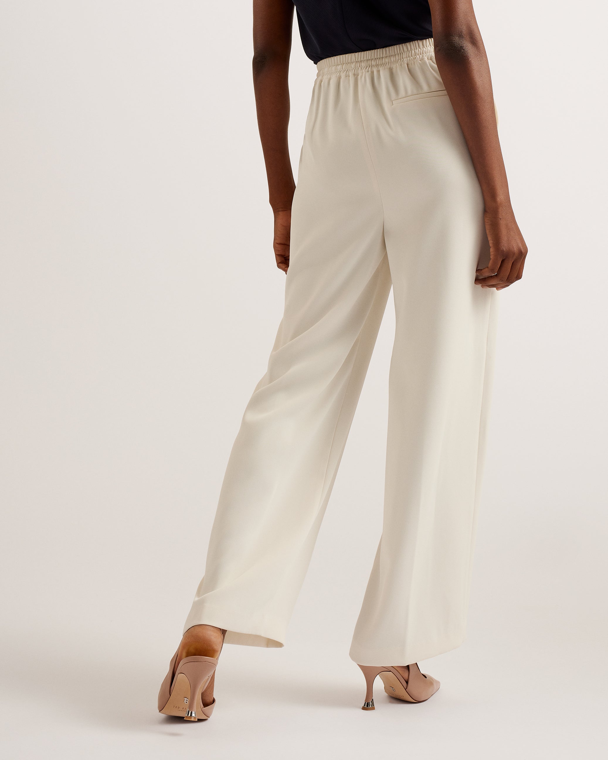 Liliaah Wide Leg Jogger Ivory