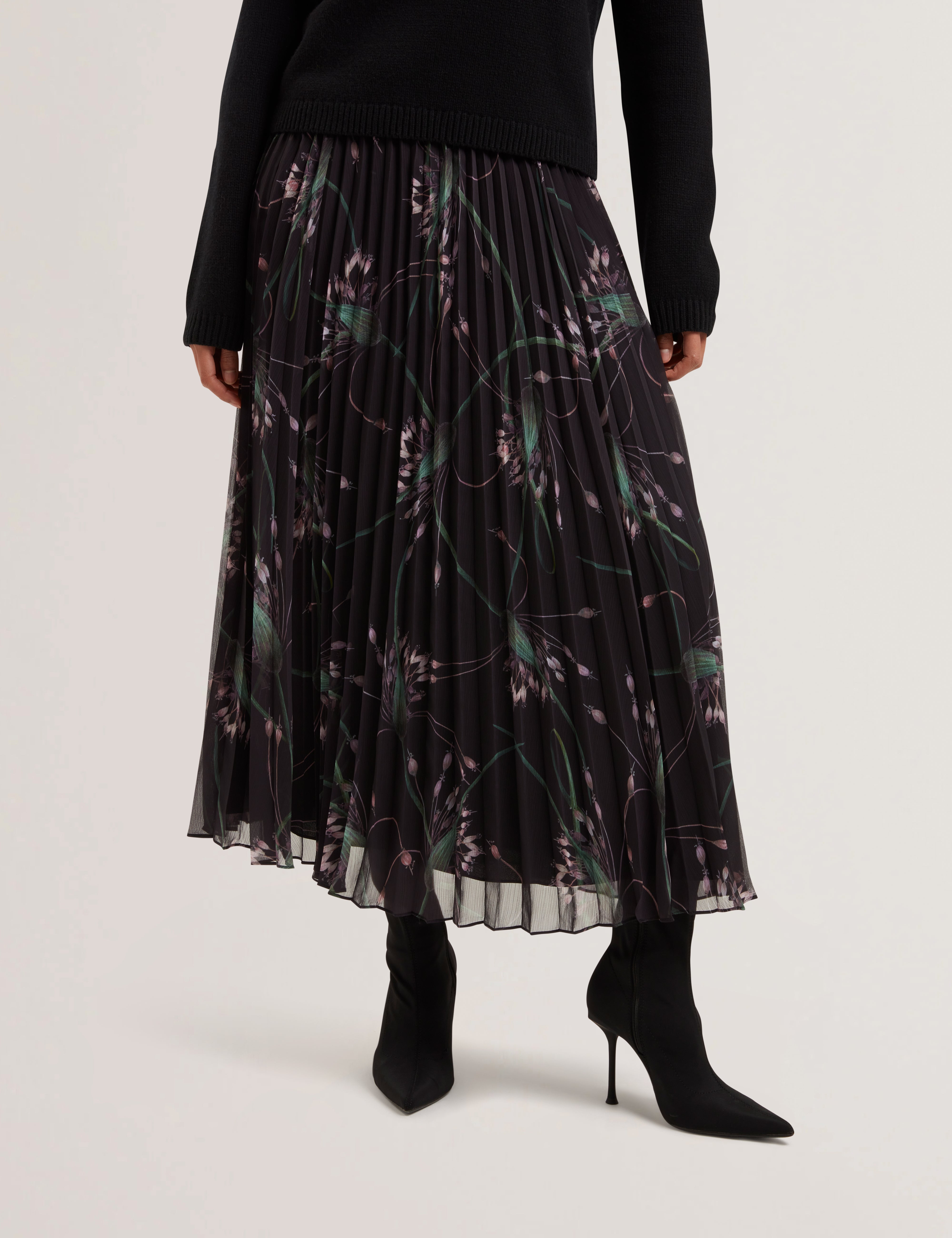 Pleated Midi Black Ditsy Floral Midi Skirt New Look Buy Tavora