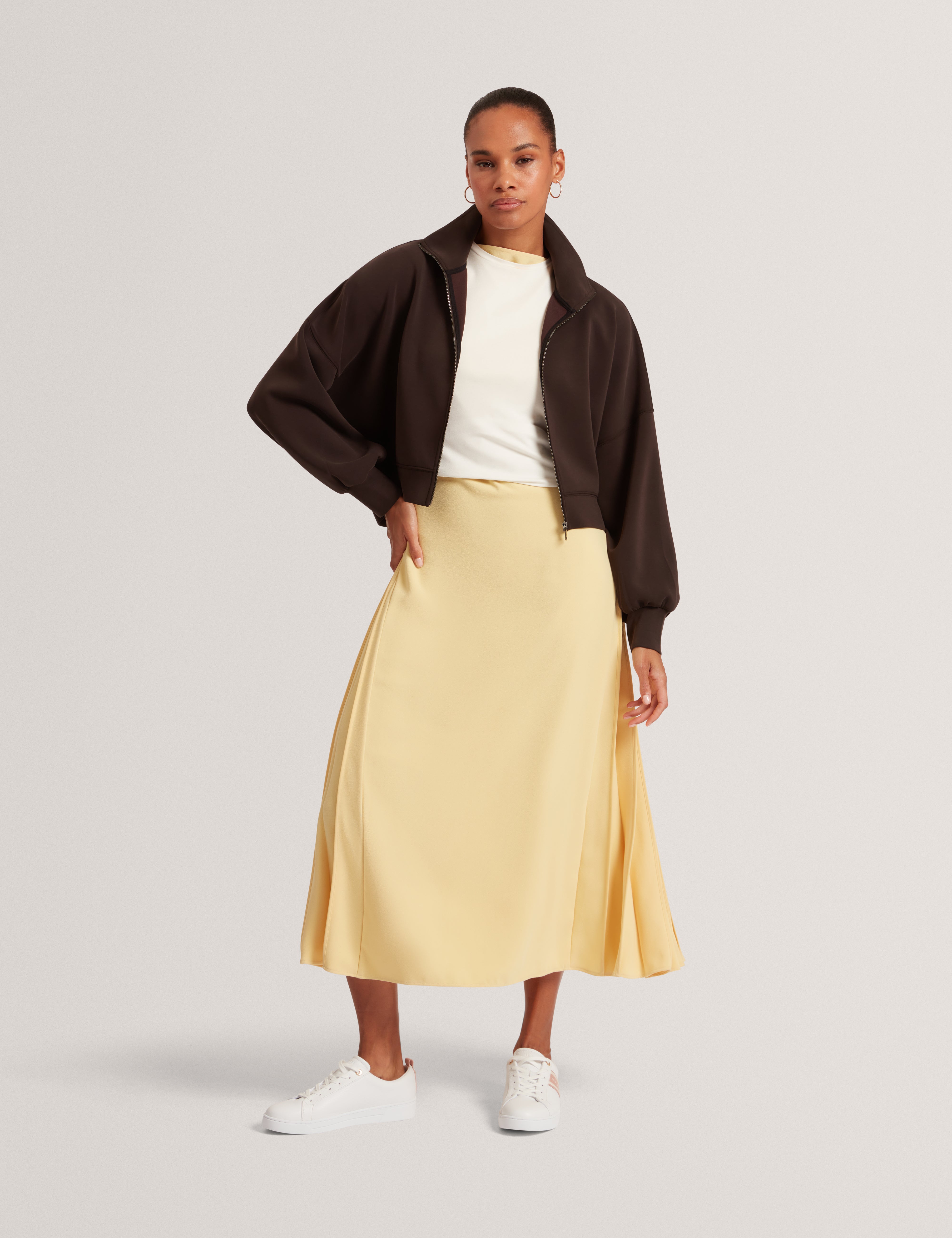Arorha Zip Through Funnel Neck Sweatshirt Dk-Brown