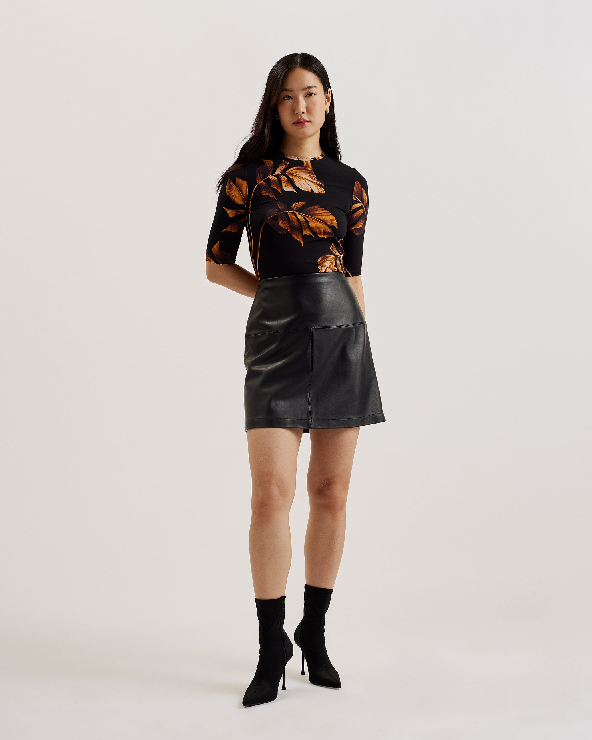 Aiine Printed Slim Fit Quarter Sleeve Top Black