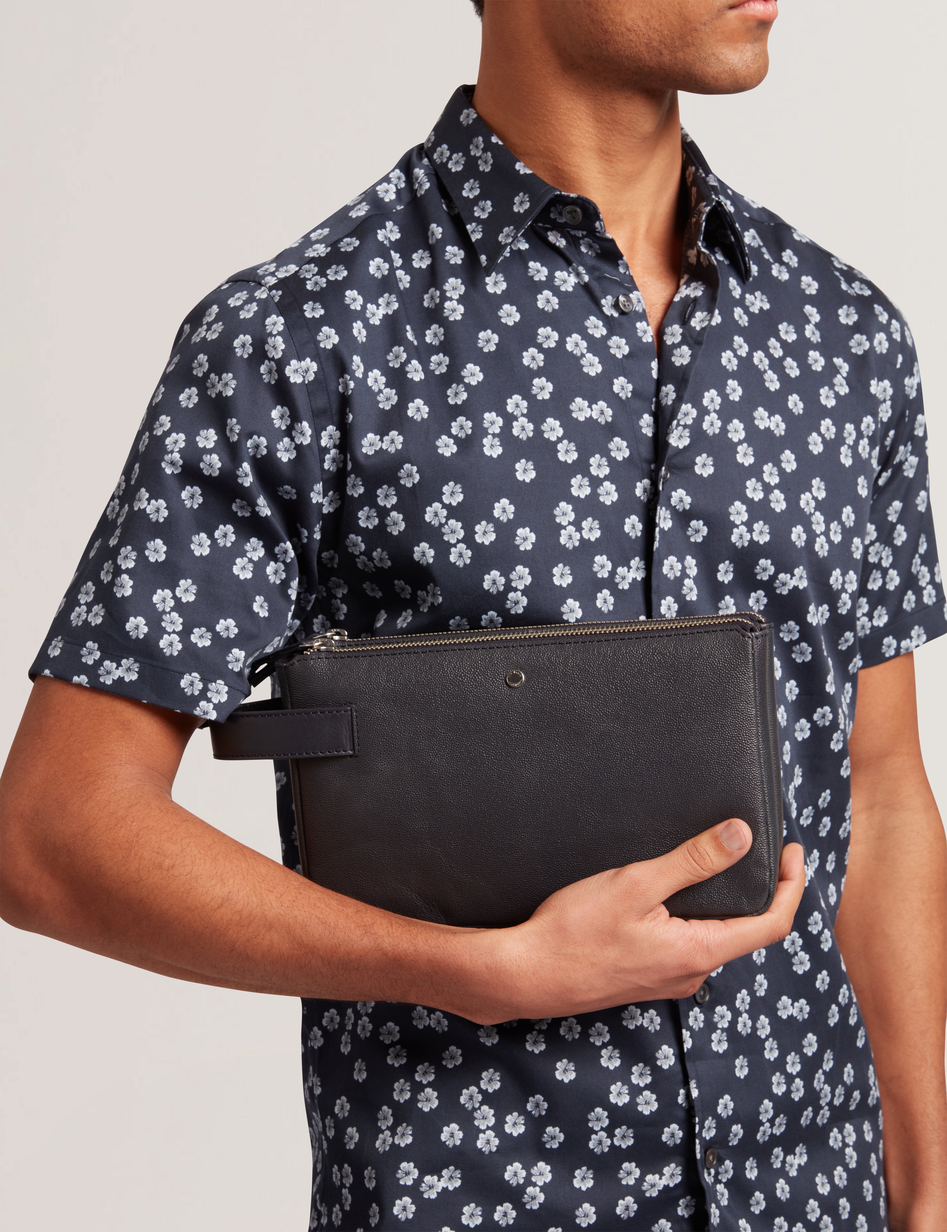 Kashton Caviar Leather Pouch Dk-Navy