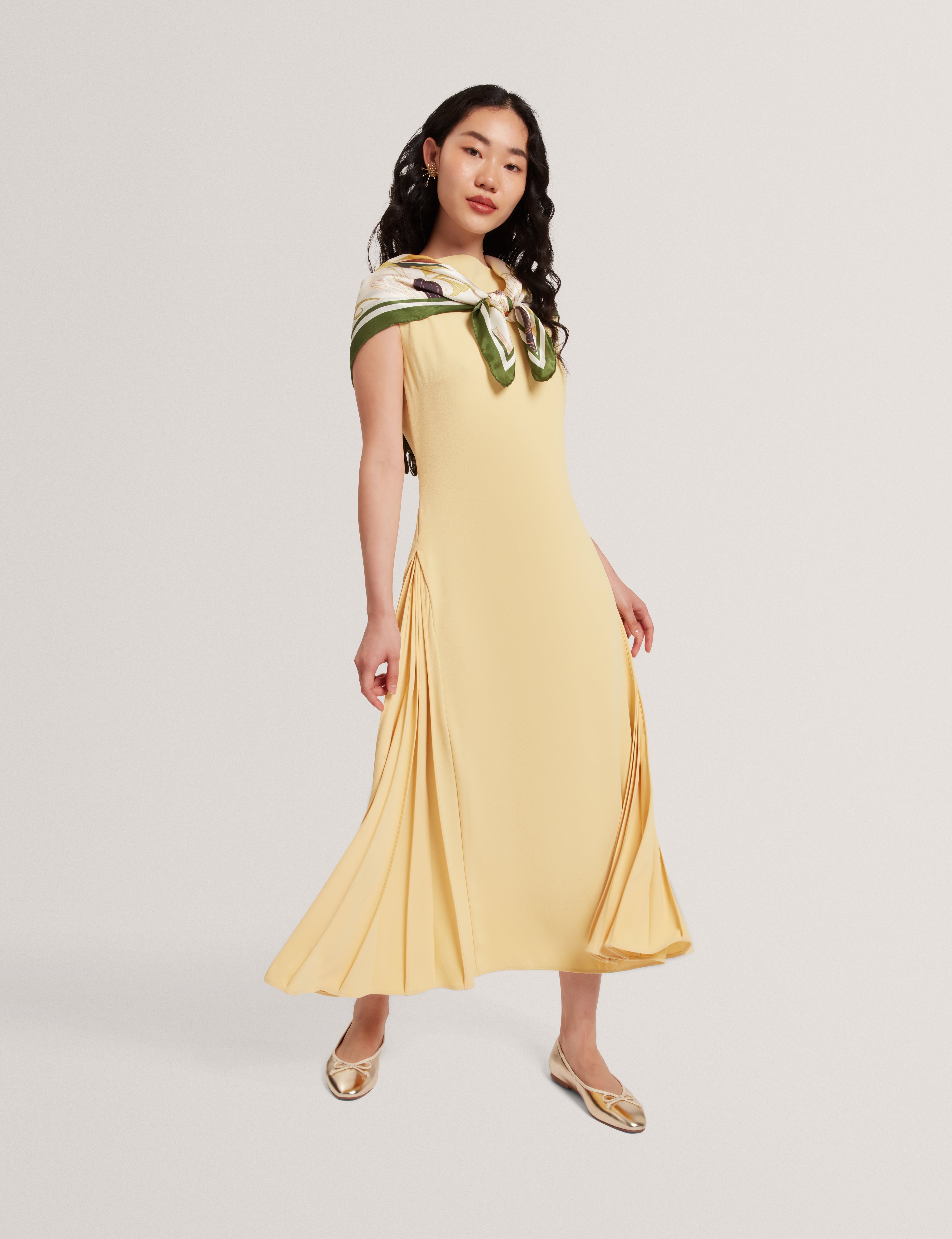 Dahrcy Sleeveless Midi Dress With Pleat Detail Lt-Yellow