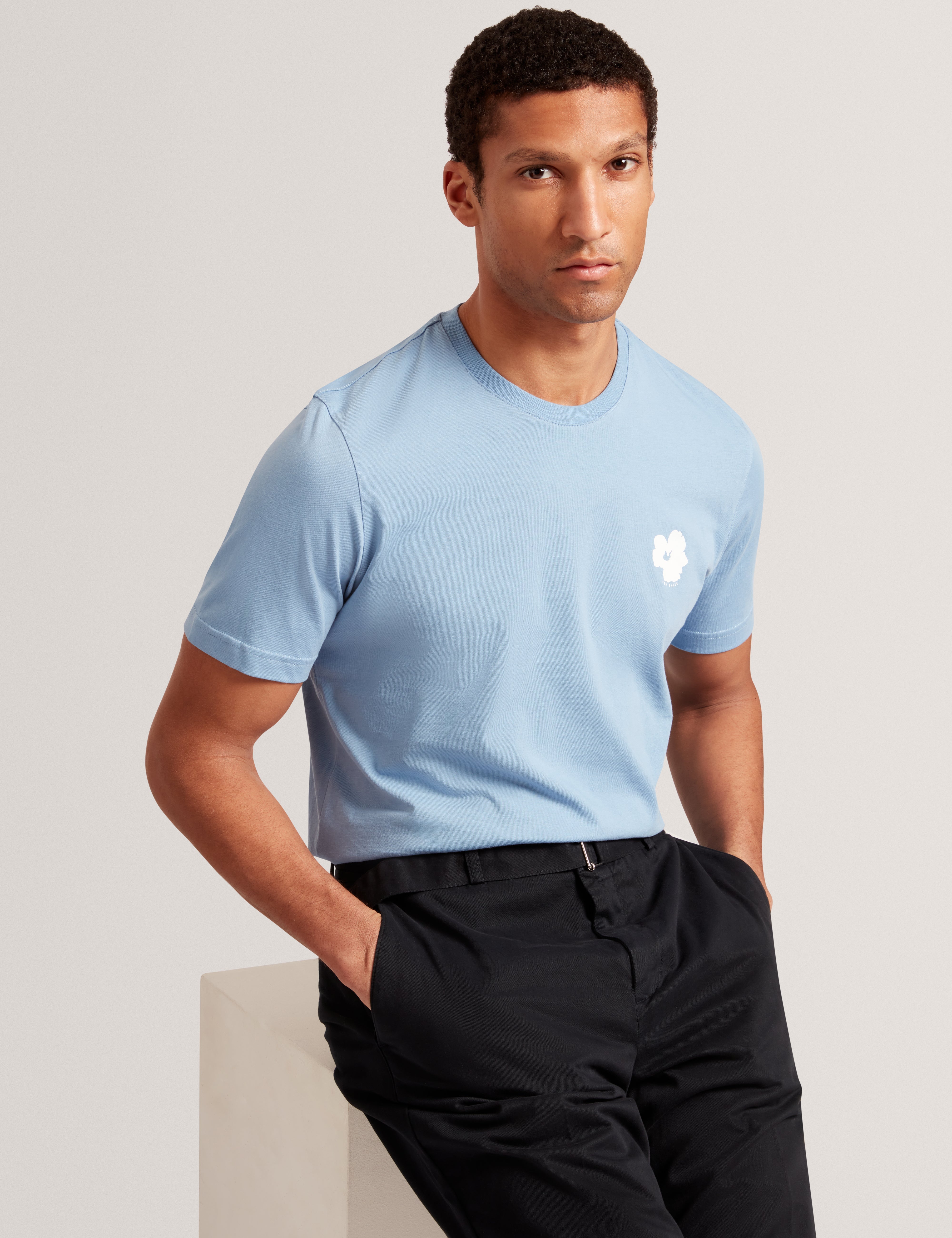 Manric Short Sleeve Floral Placement T-Shirt Lt-Blue