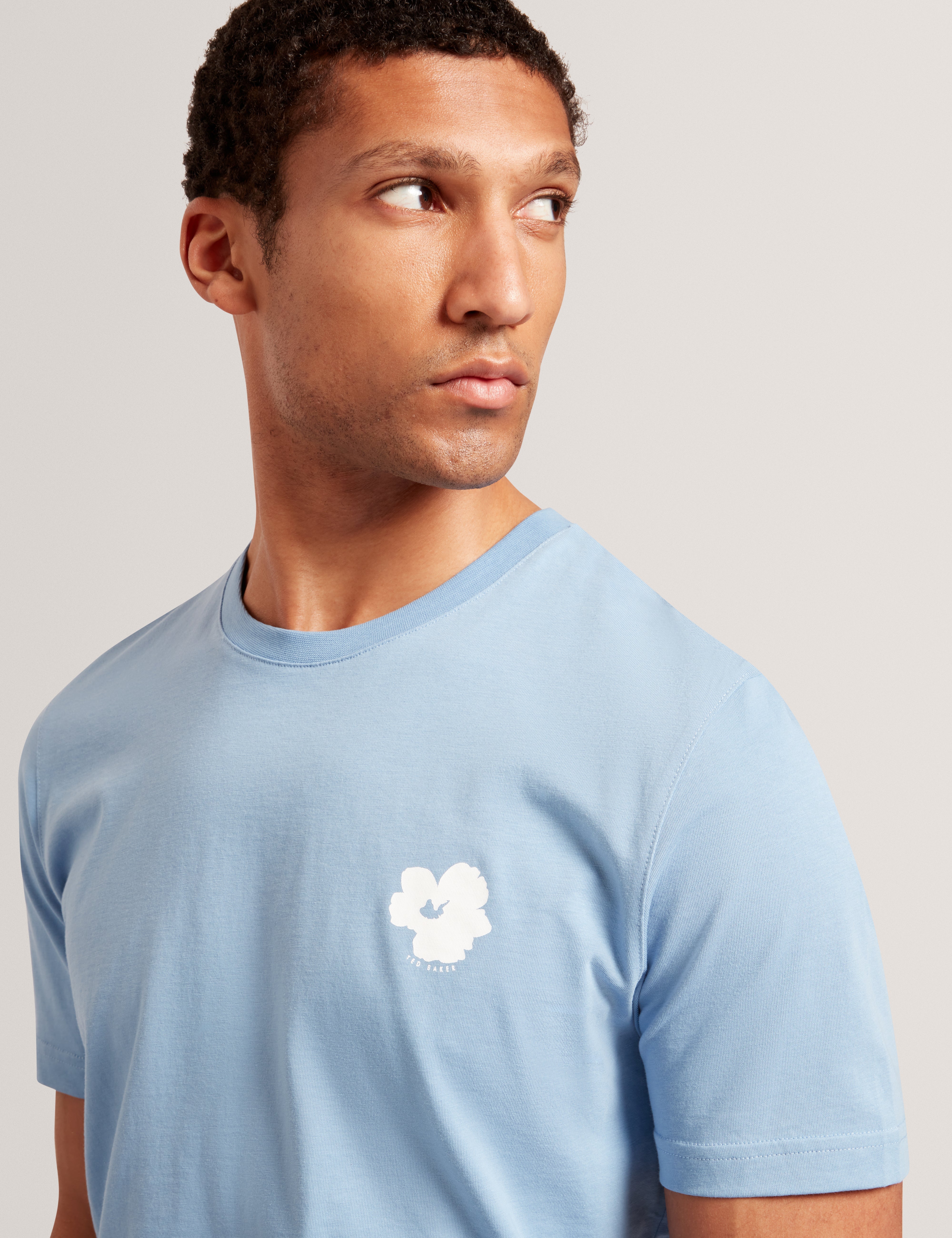 Manric Short Sleeve Floral Placement T-Shirt Lt-Blue