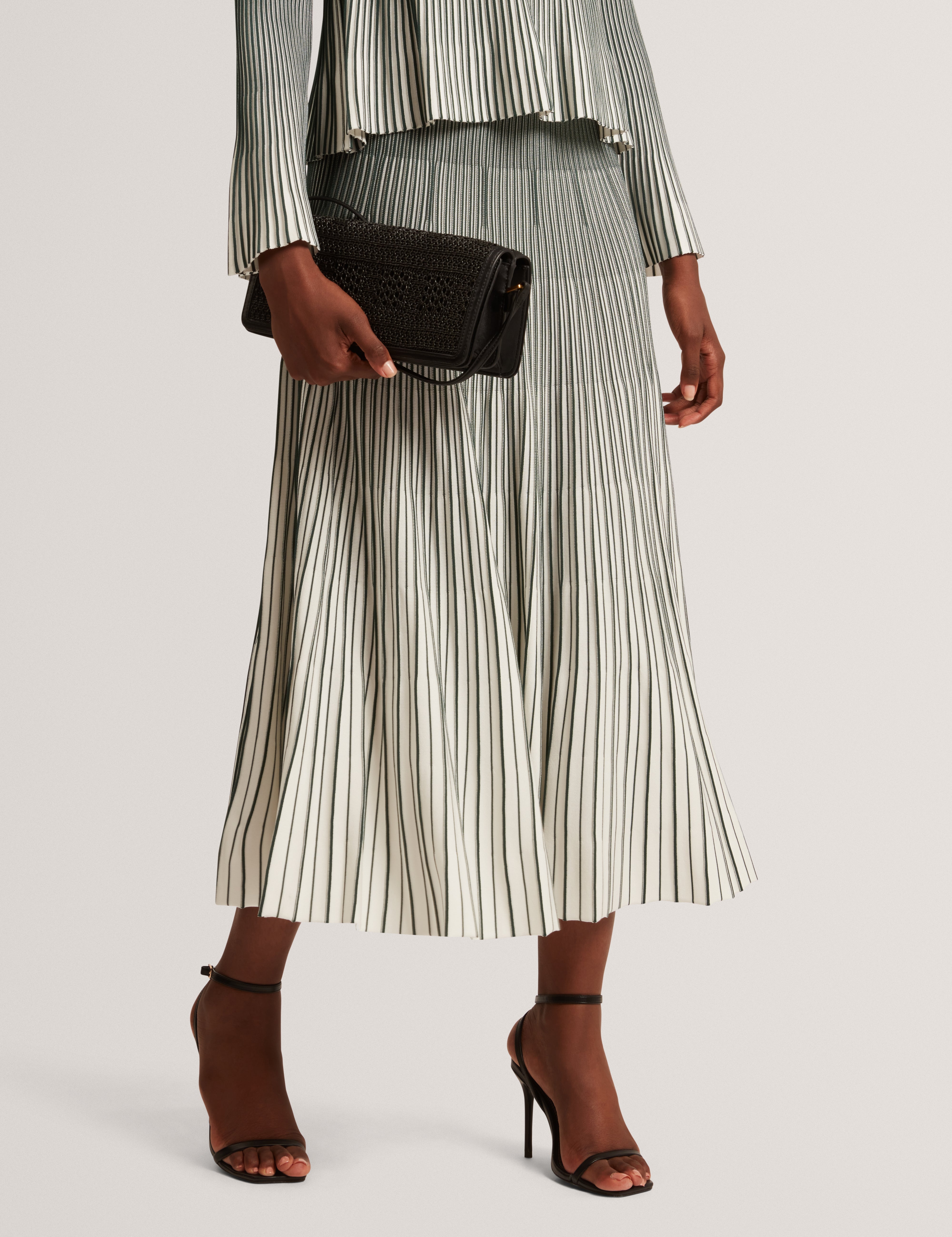 Jenavia Textured Stripe Knitted Midi Skirt Dk-Green