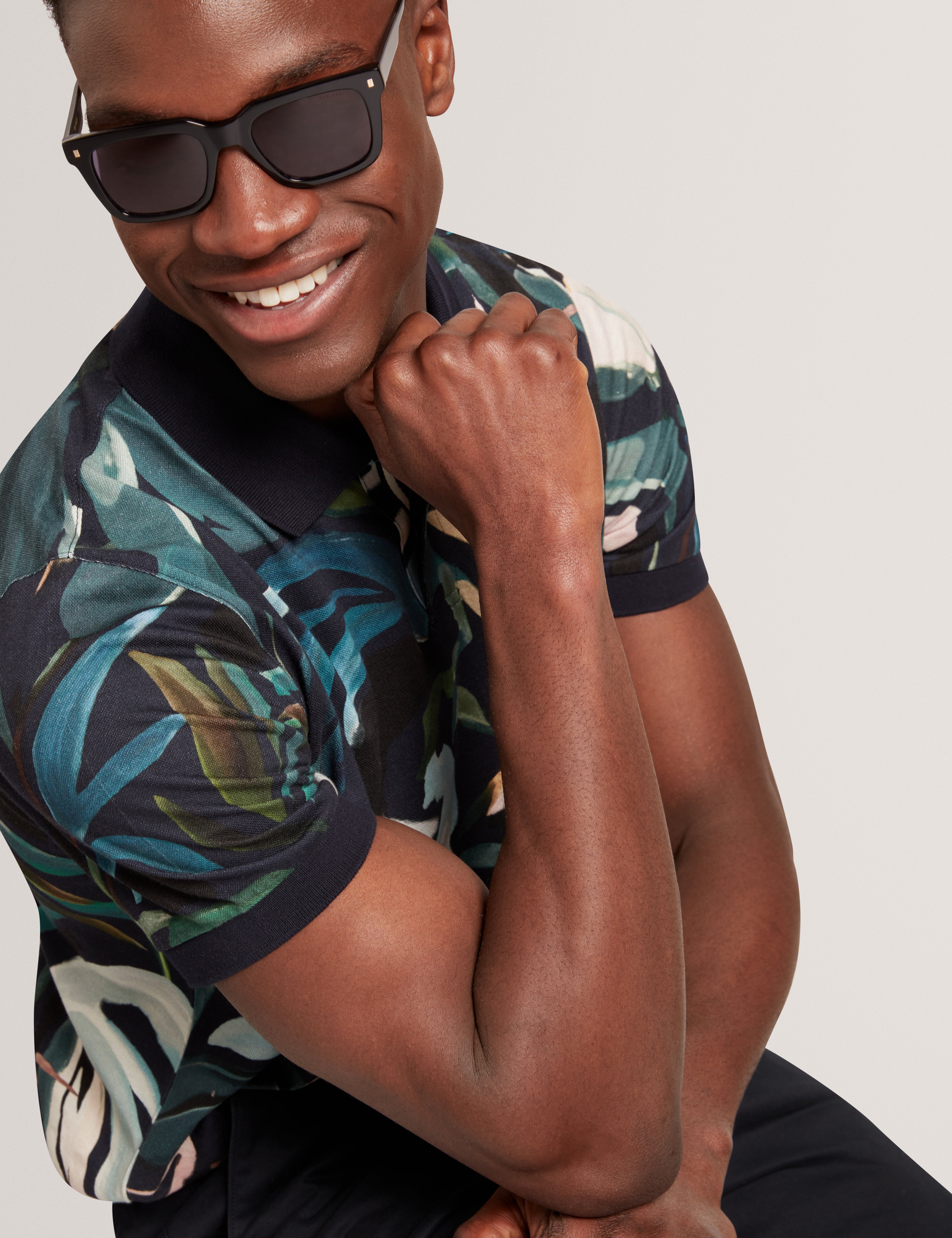 Kivem Short Sleeve Cotton Floral Print Polo Black