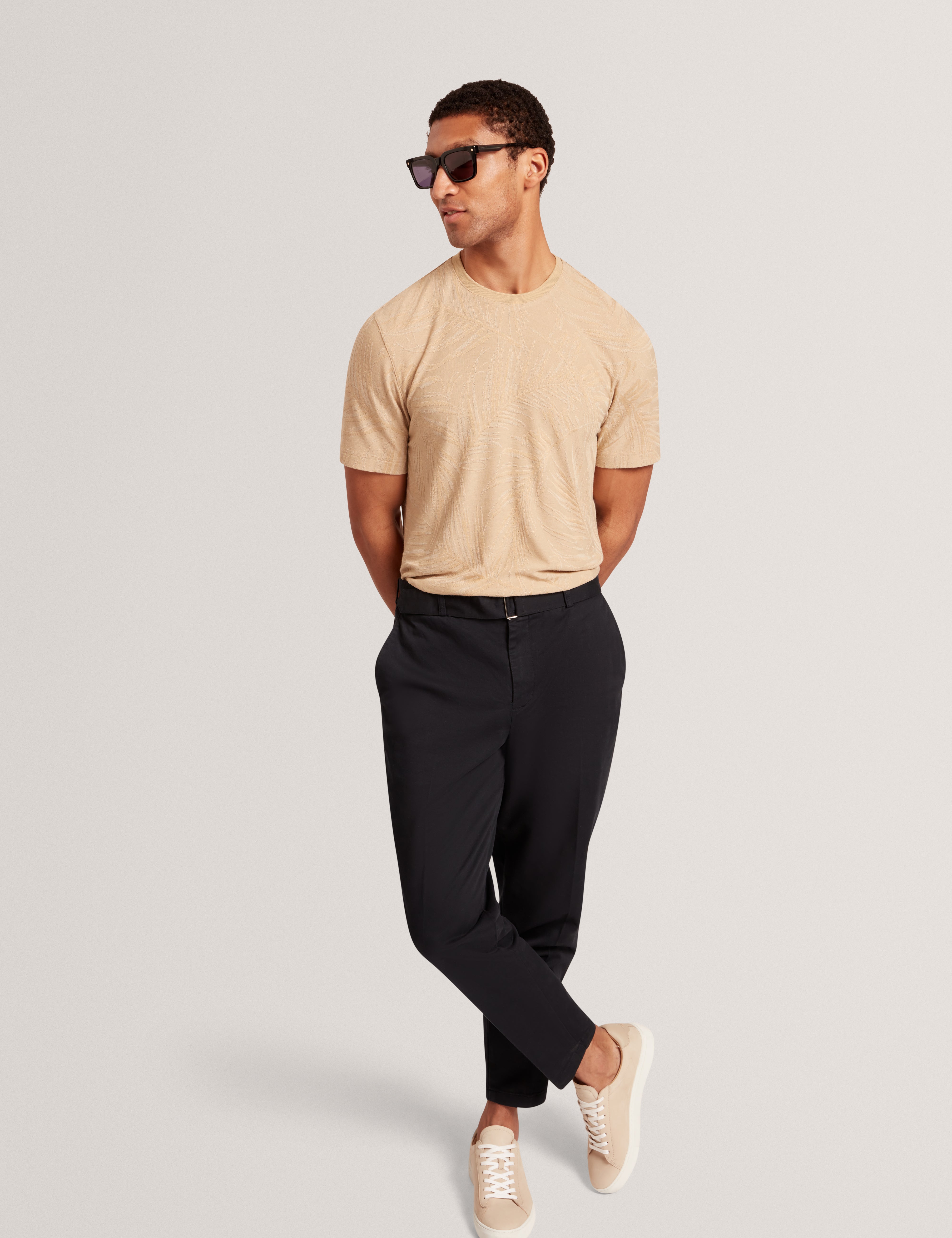Jessper Short Sleeve Regular Jacquard Leaf T-Shirt Beige