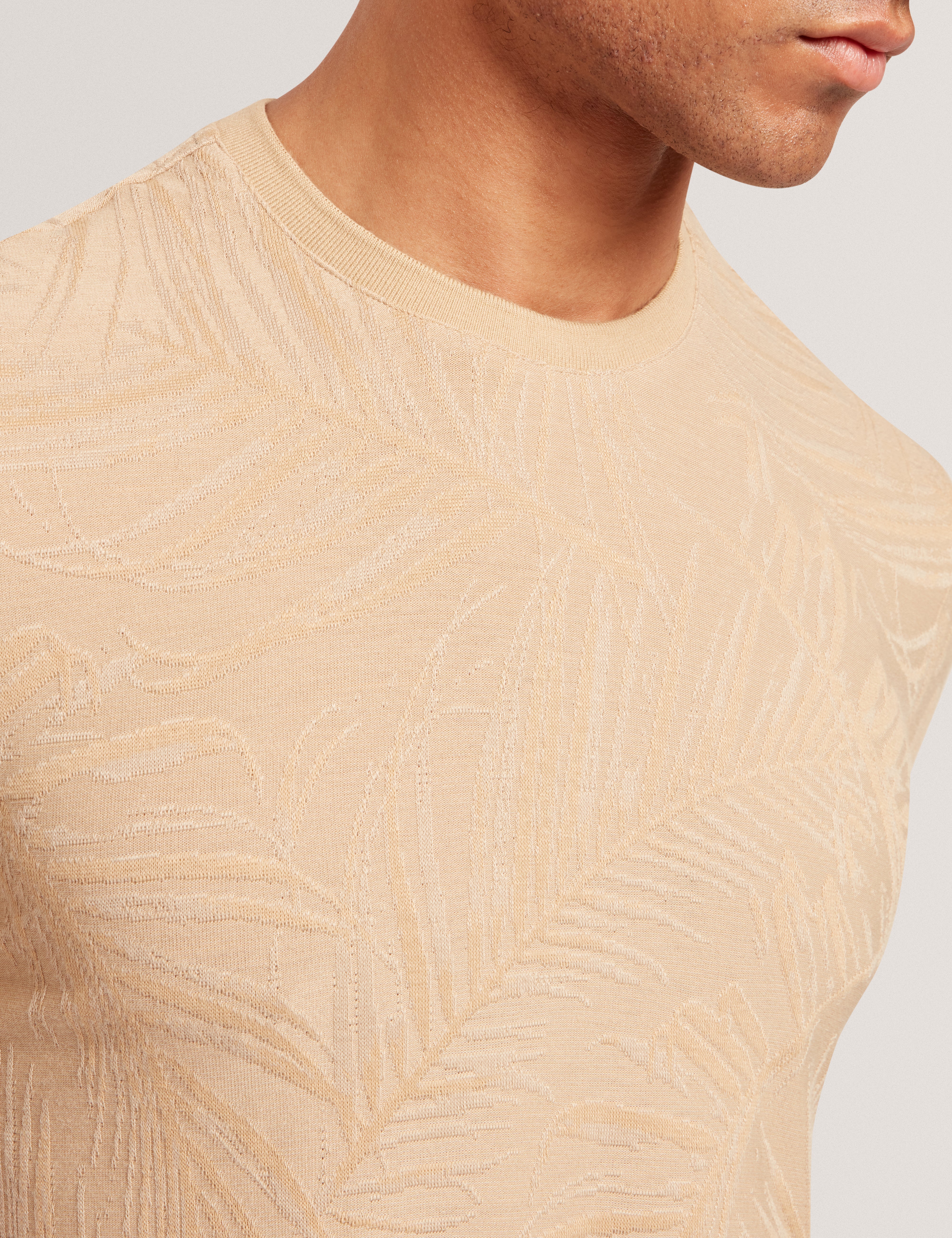 Jessper Short Sleeve Regular Jacquard Leaf T-Shirt Beige