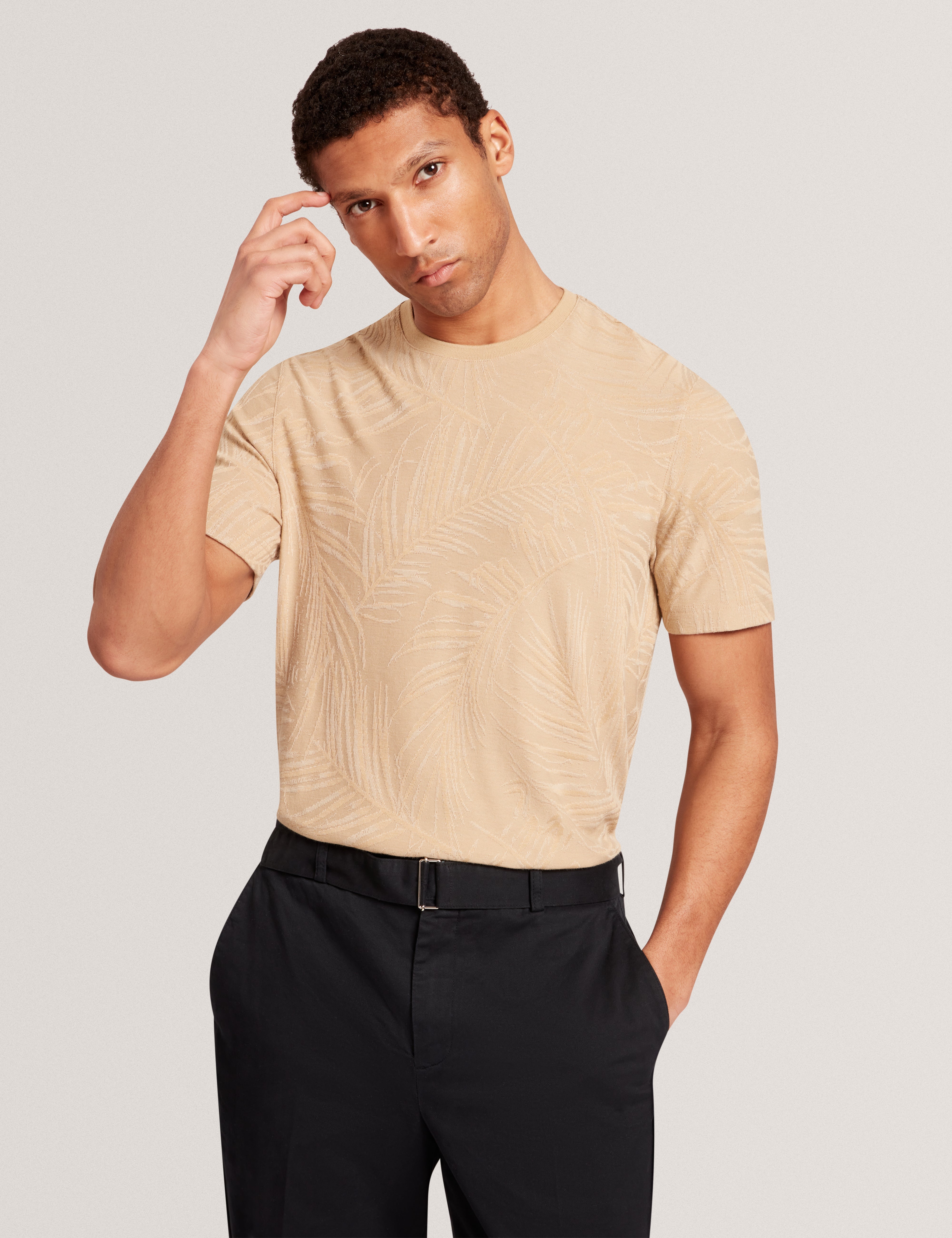 Jessper Short Sleeve Regular Jacquard Leaf T-Shirt Beige