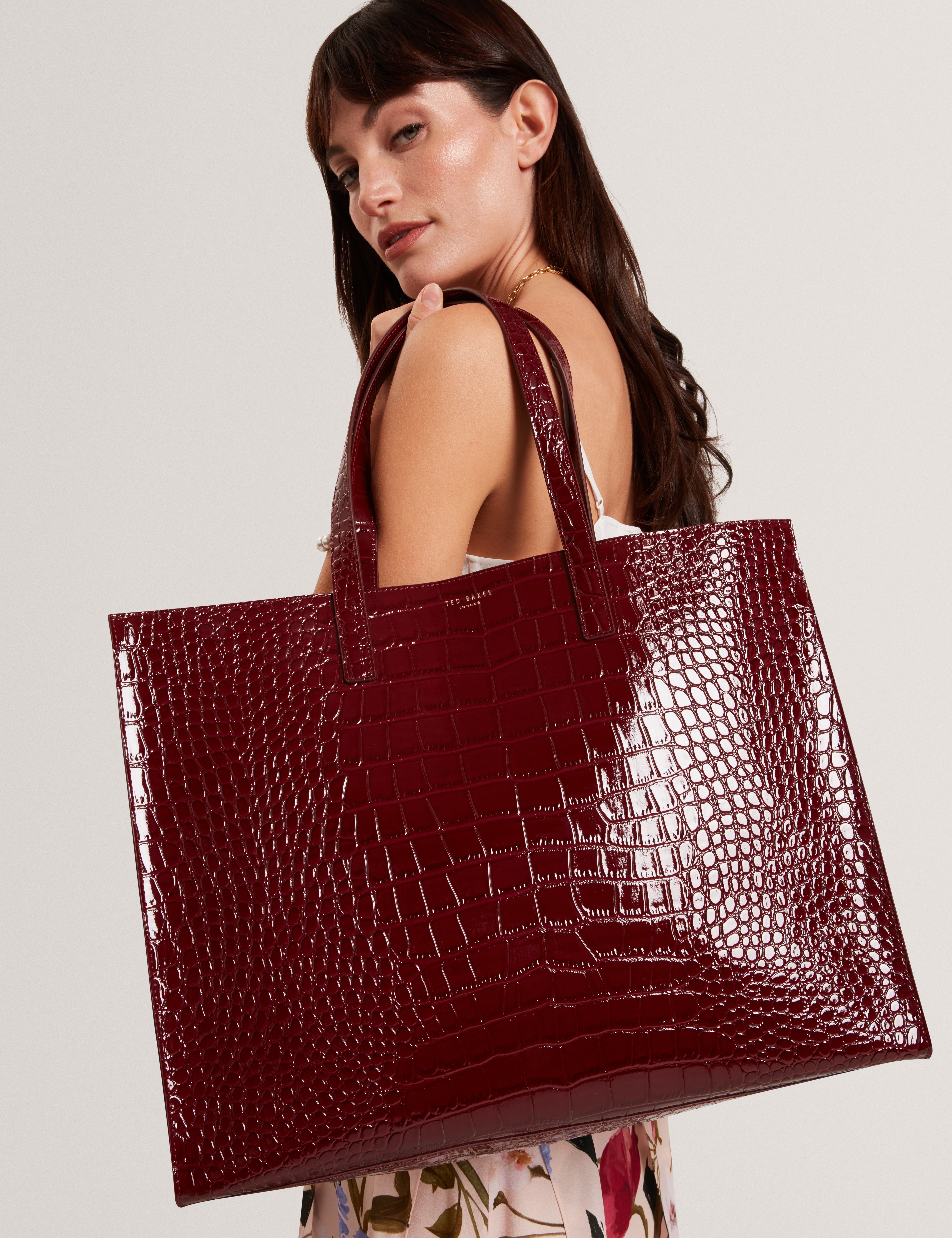 Wellma Croc Effect Extra Large Icon Bag Wine