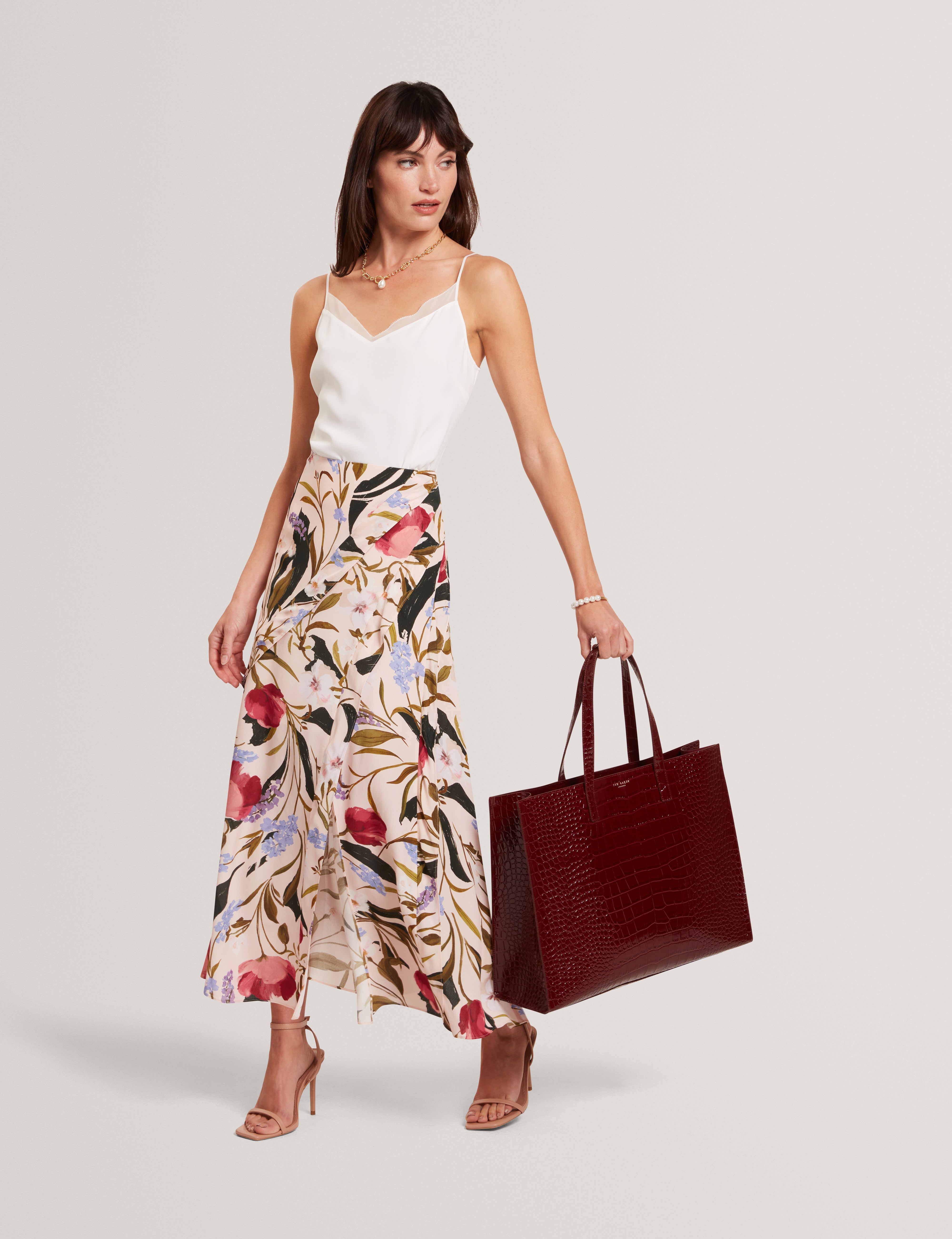 Welona E/W Croc Effect Elongated Icon Bag Wine