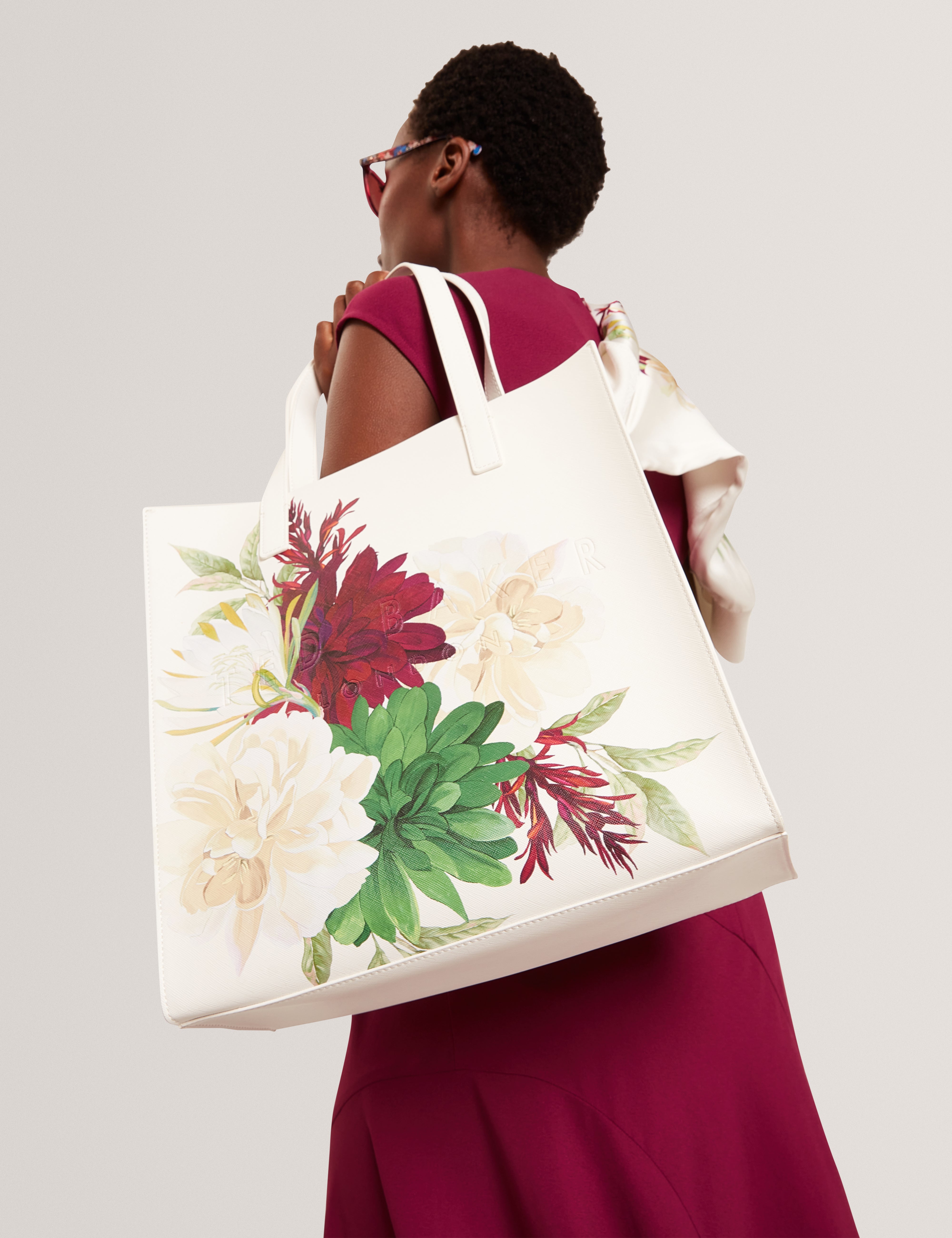 Bouqesi Large Floral Icon Cream
