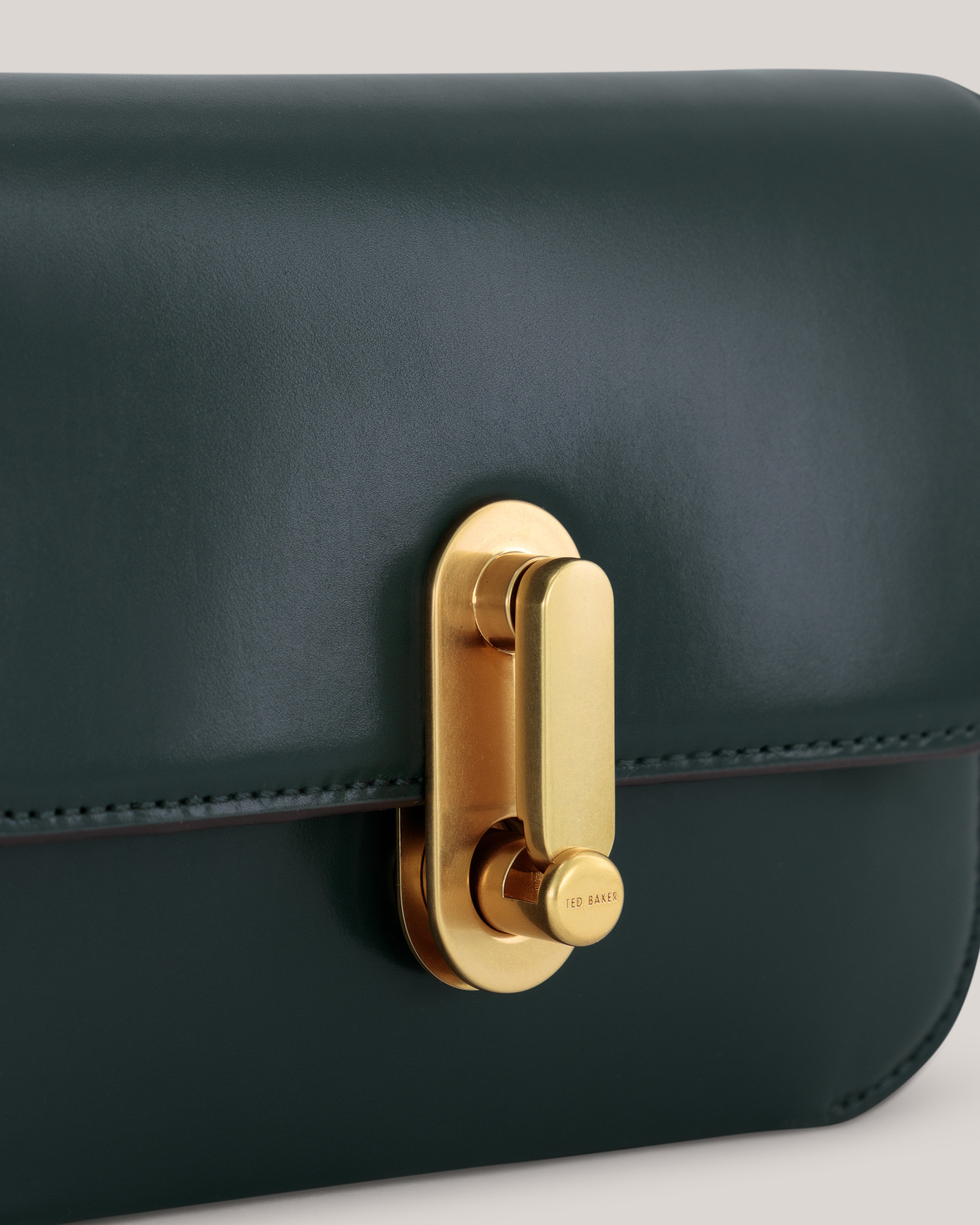 Kkaysa Polished Small Leather Crossb Mid-Green