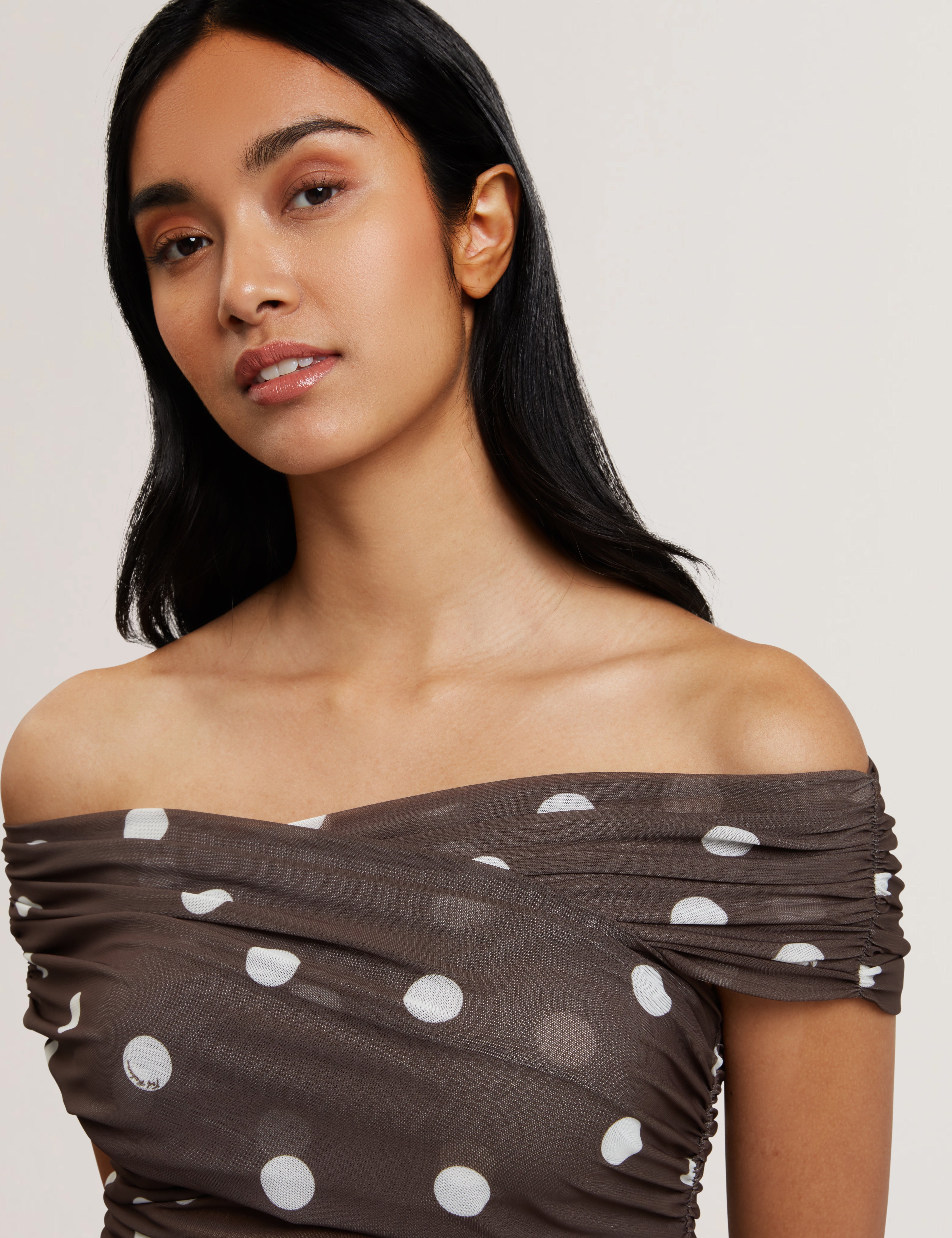 Zaamo Cross Over Neck Printed Mesh Top Dk-Brown