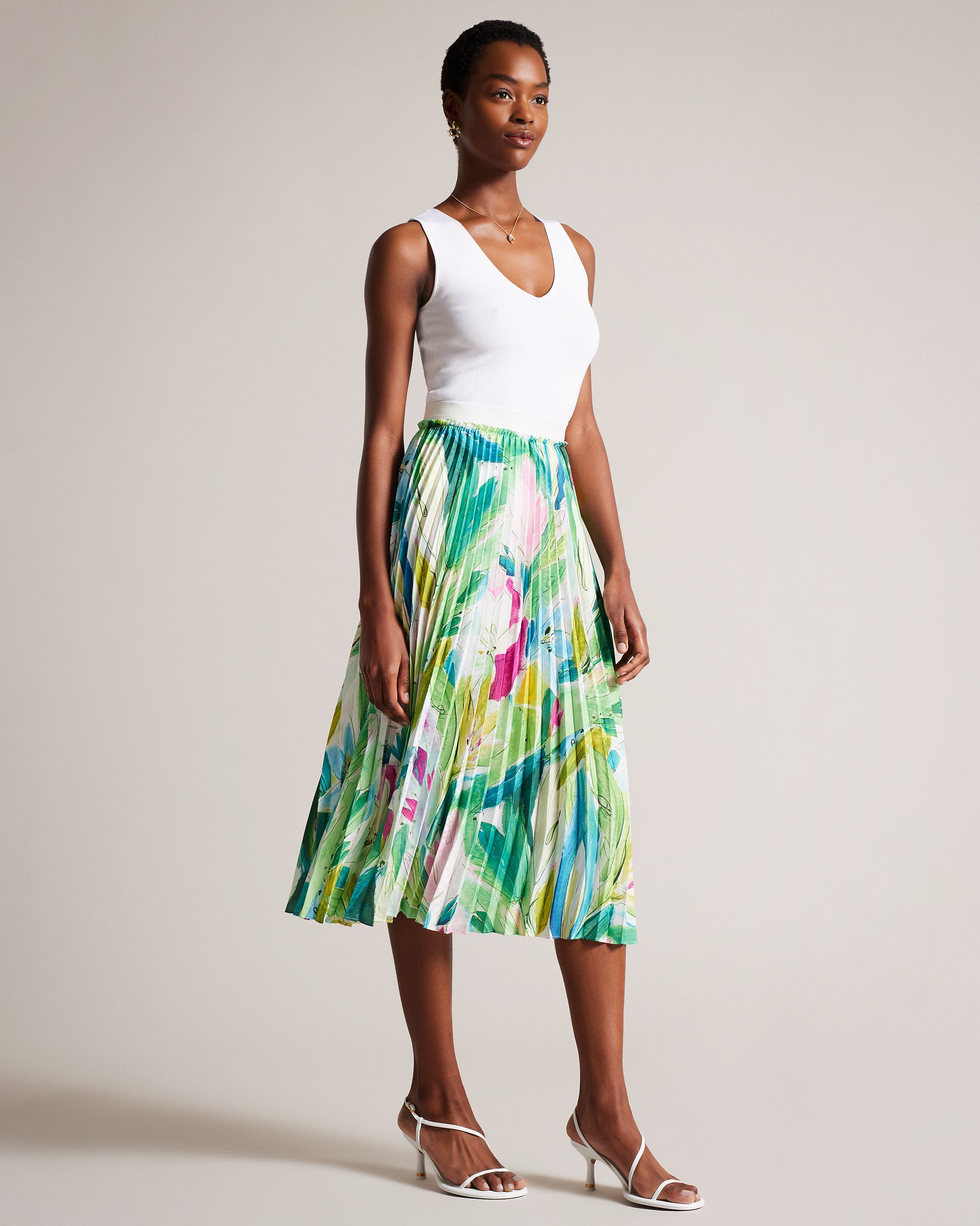 Green deals pleated skirt