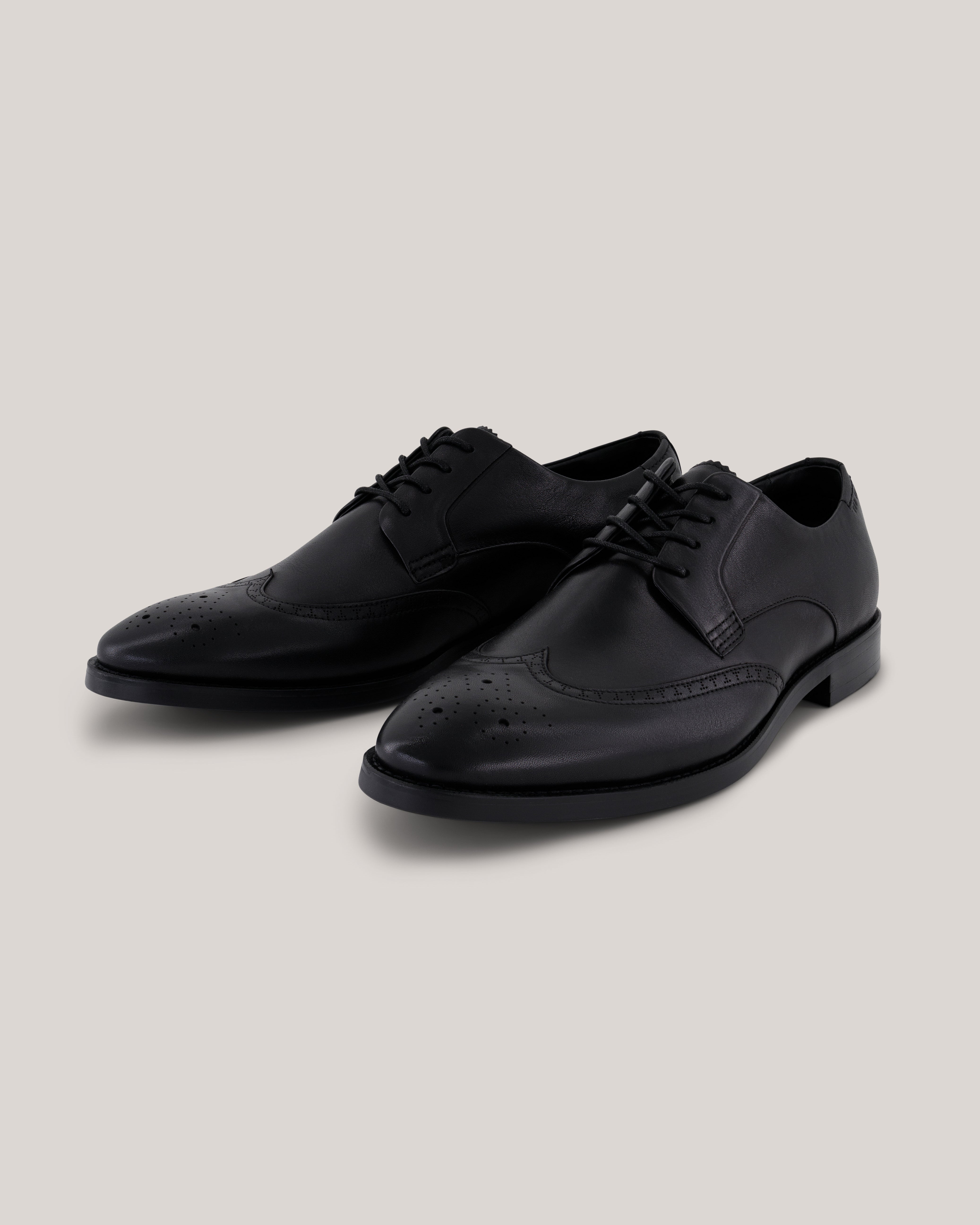 Hackney Wing Toe Brogue Detail Shoes Jet-Black