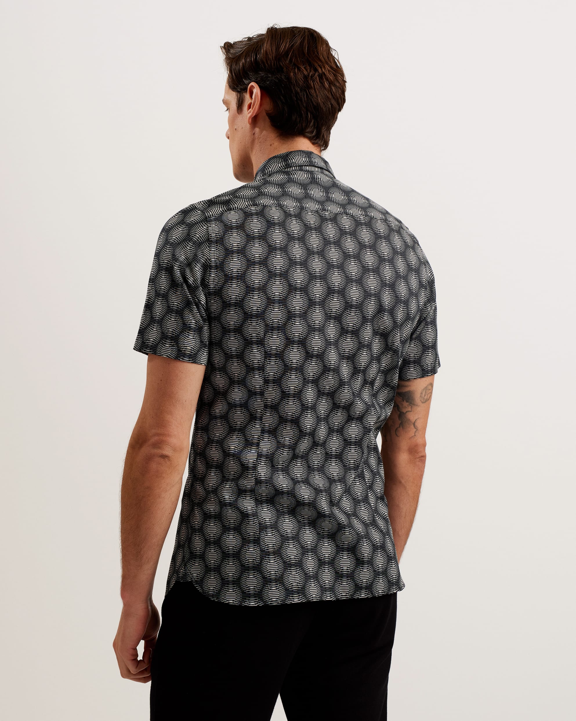 Pearsho Short Sleeve Circle Geometric Shirt Black