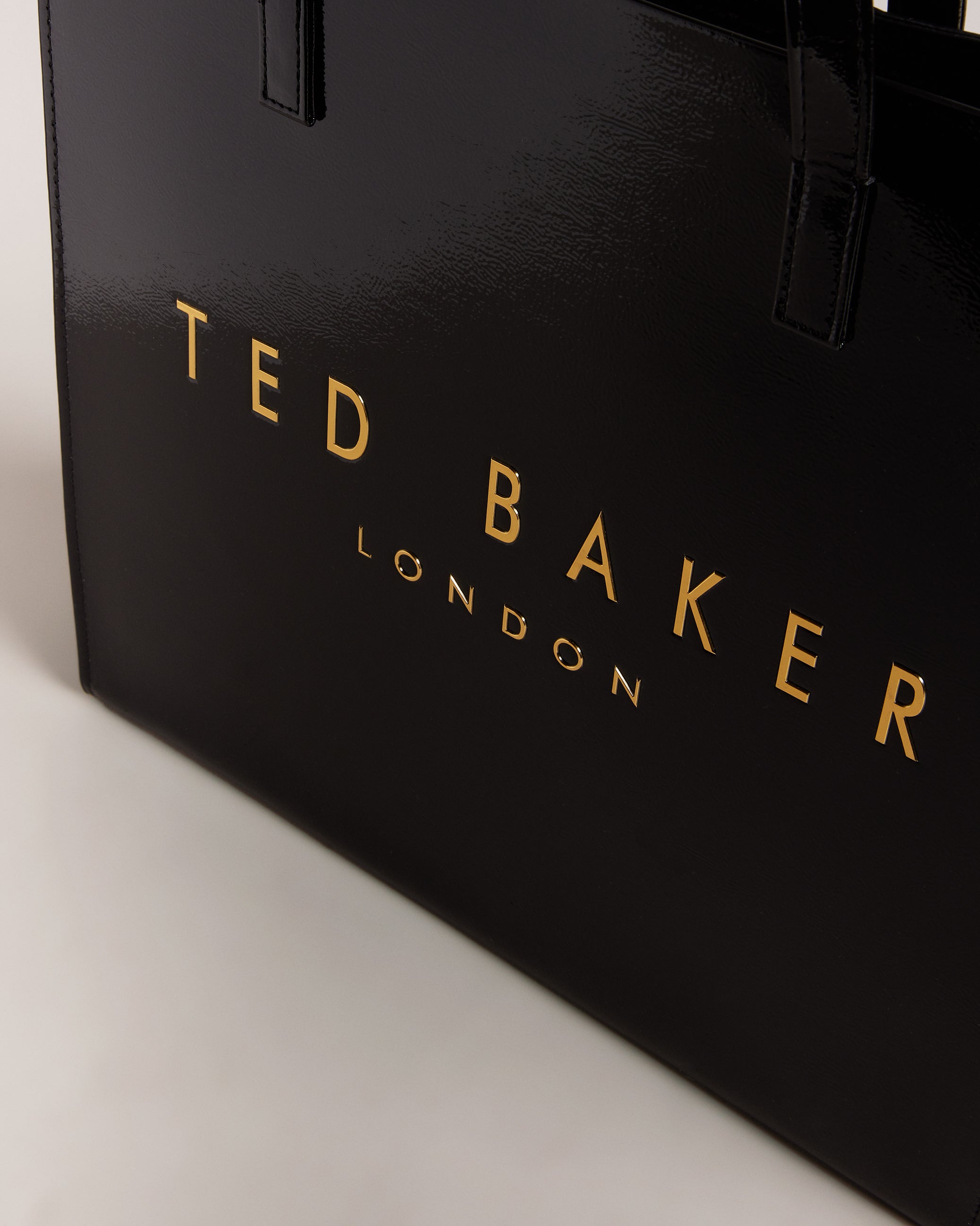 Shop Crinkon Large Crinkle Texture Icon Bag Black for Women - Ted Baker ...