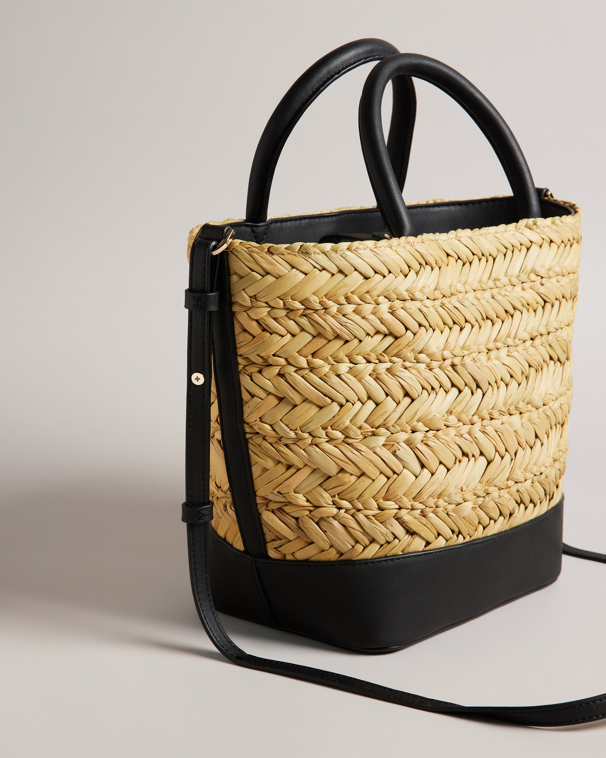Ivelie Medium Raffia Basket Weave Tote Bag Black