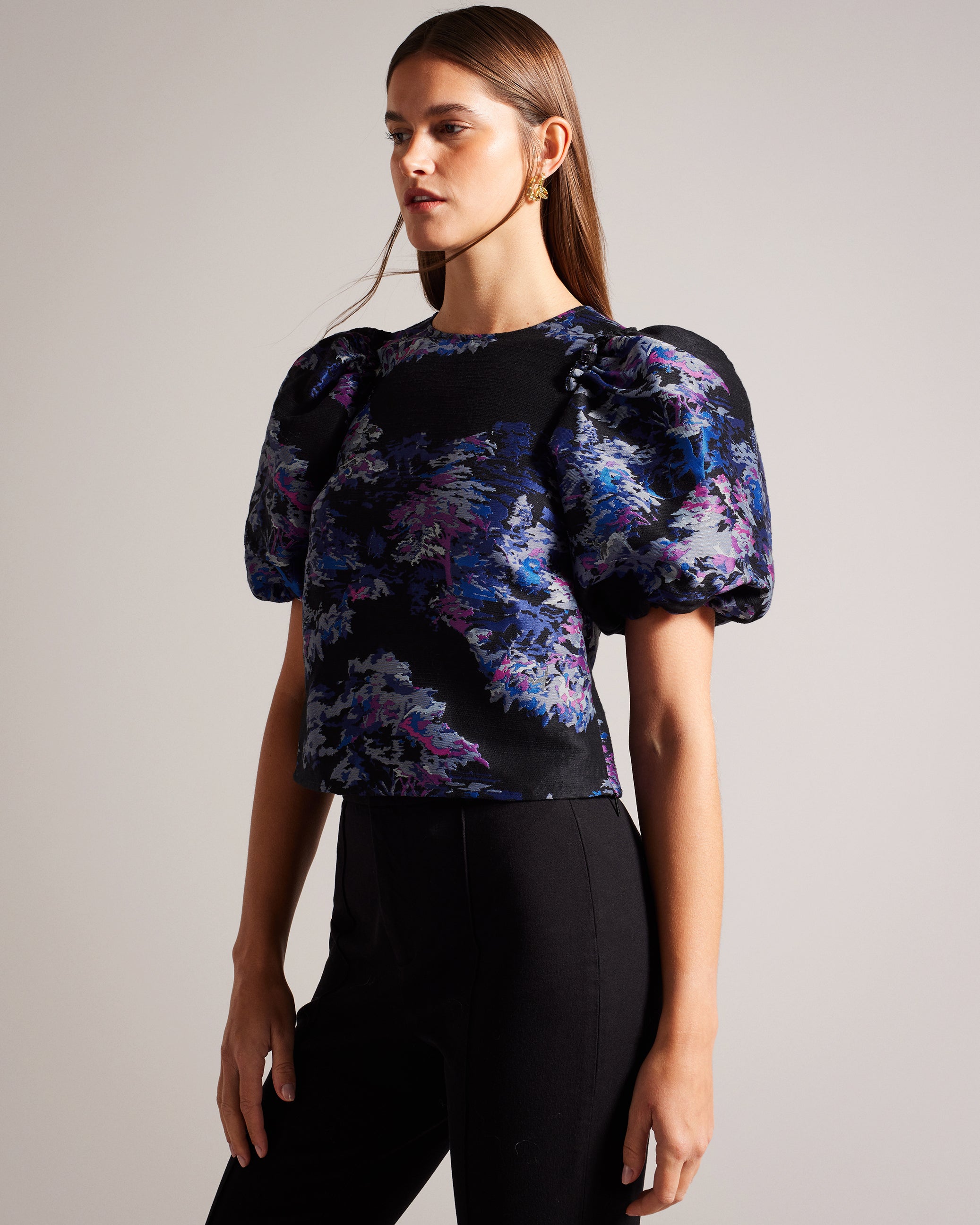 Olliiey Jacquard Top With Puff Sleeves Black