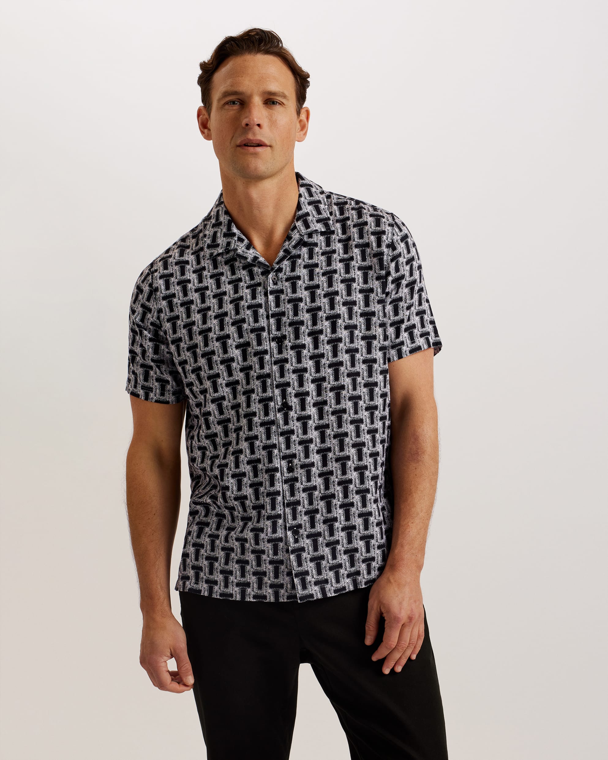 Rhin Short Sleeve Textured T Print Shirt Black