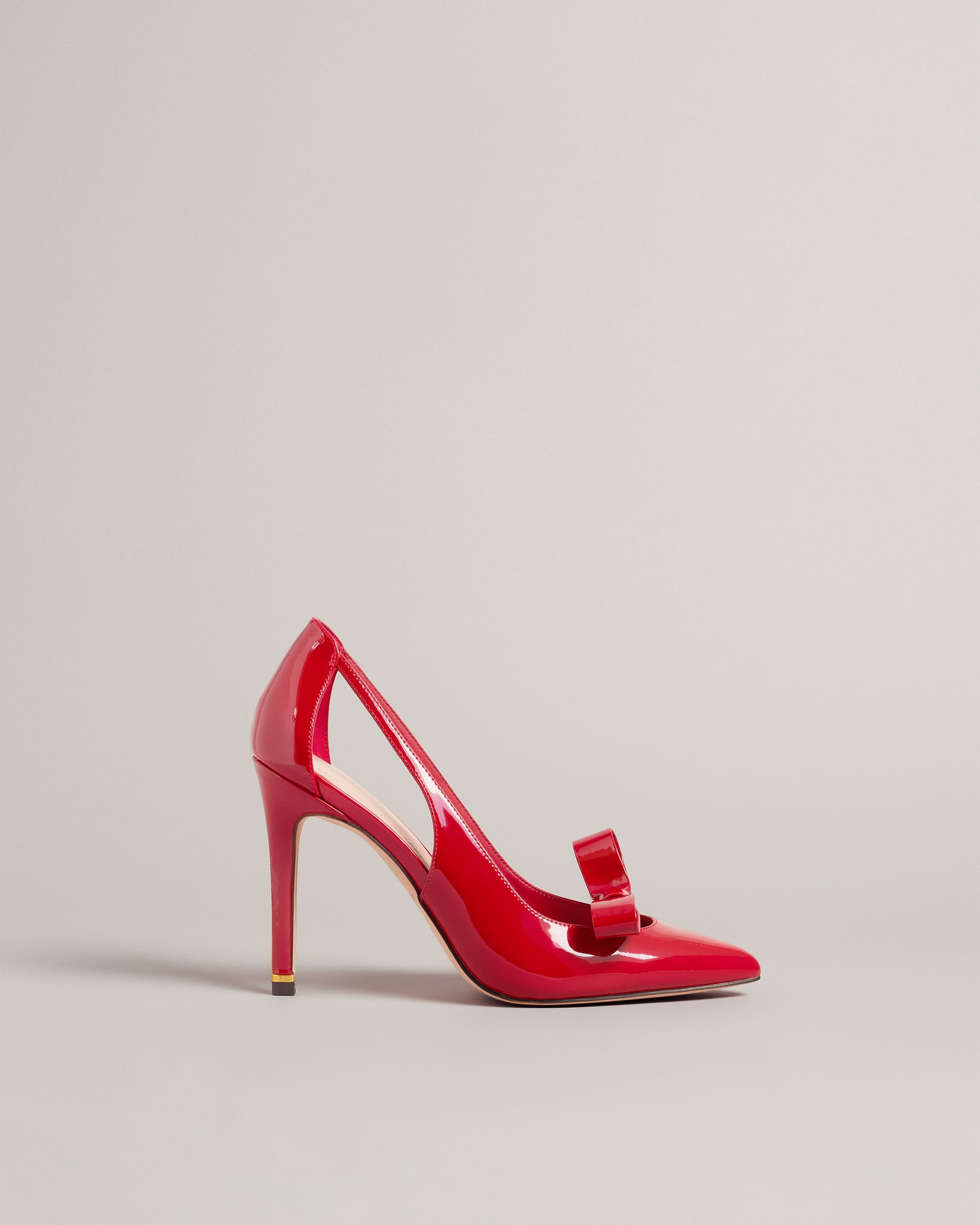 Orliney Patent Bow 100Mm Cut Out Detail Court Red