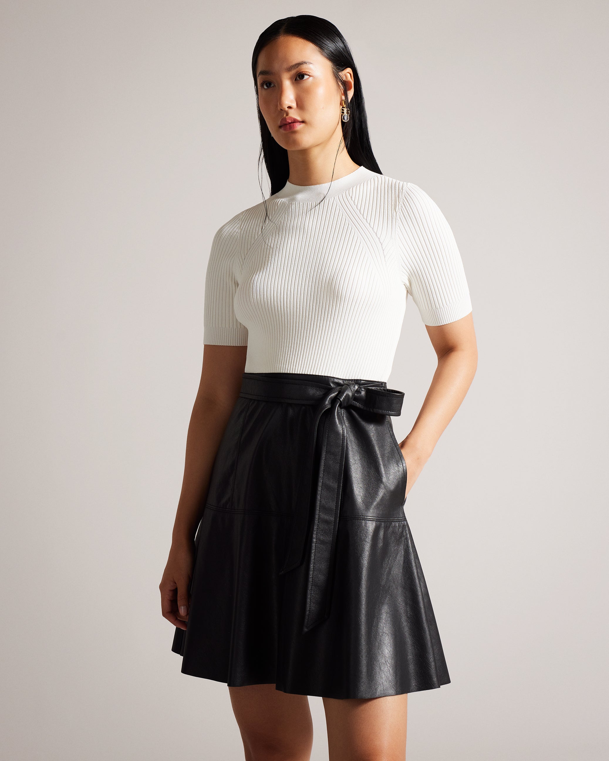 Oliyia Short Sleeve A Line Mini Dress Black