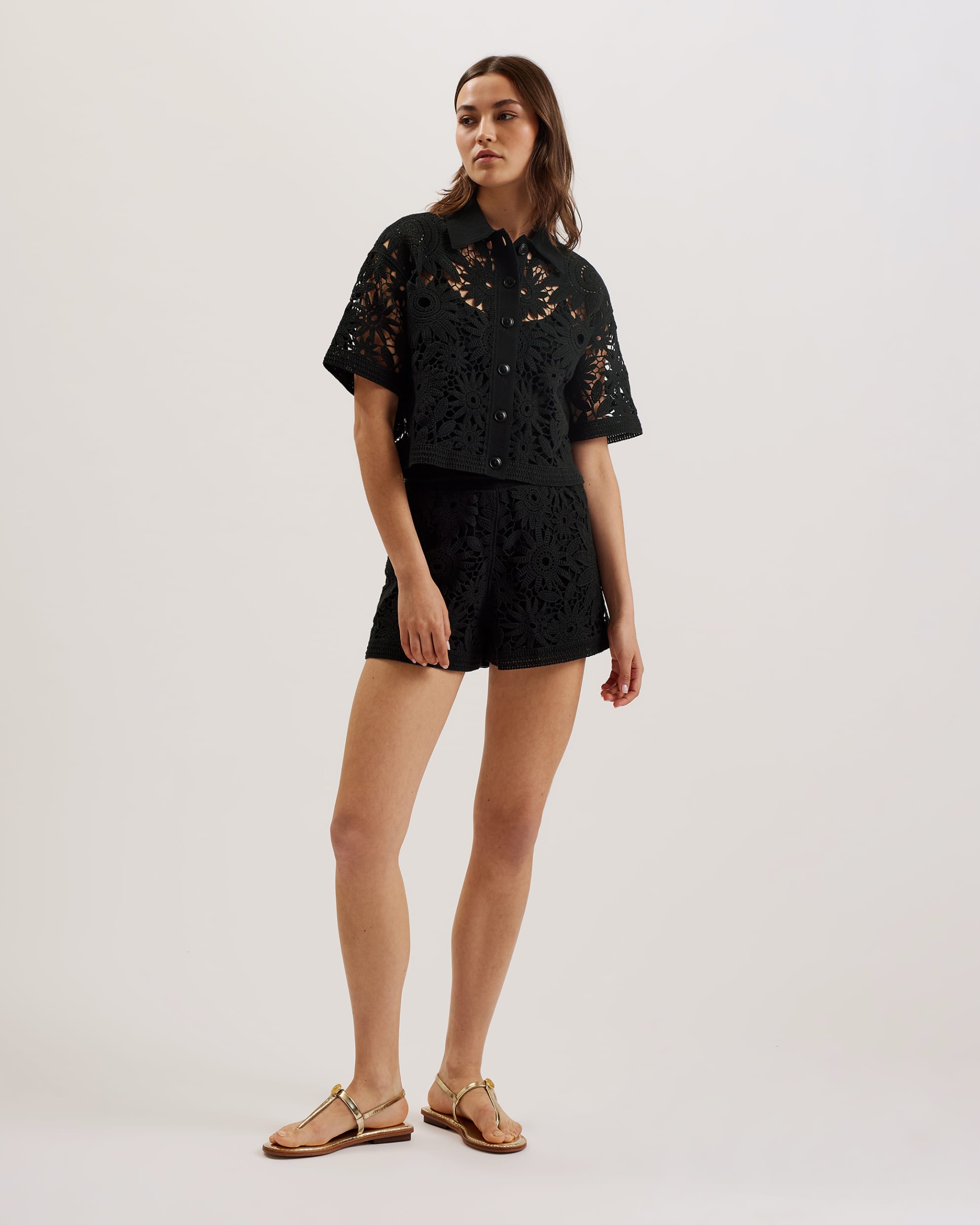 Angiiee Floral Crochet Boxy Cropped Shirt Black