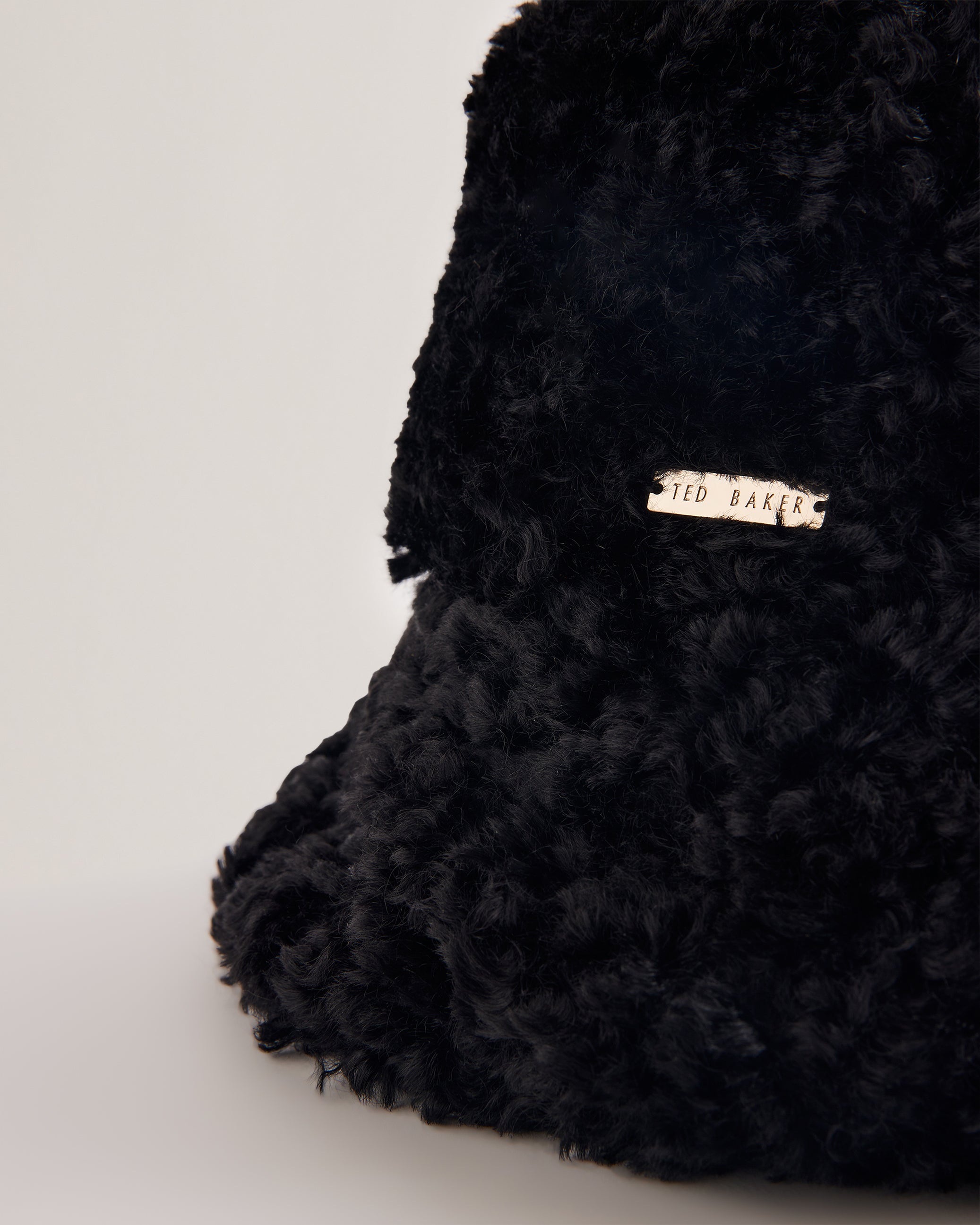 Fluffyi Faux Shearling Bucket Hat Black