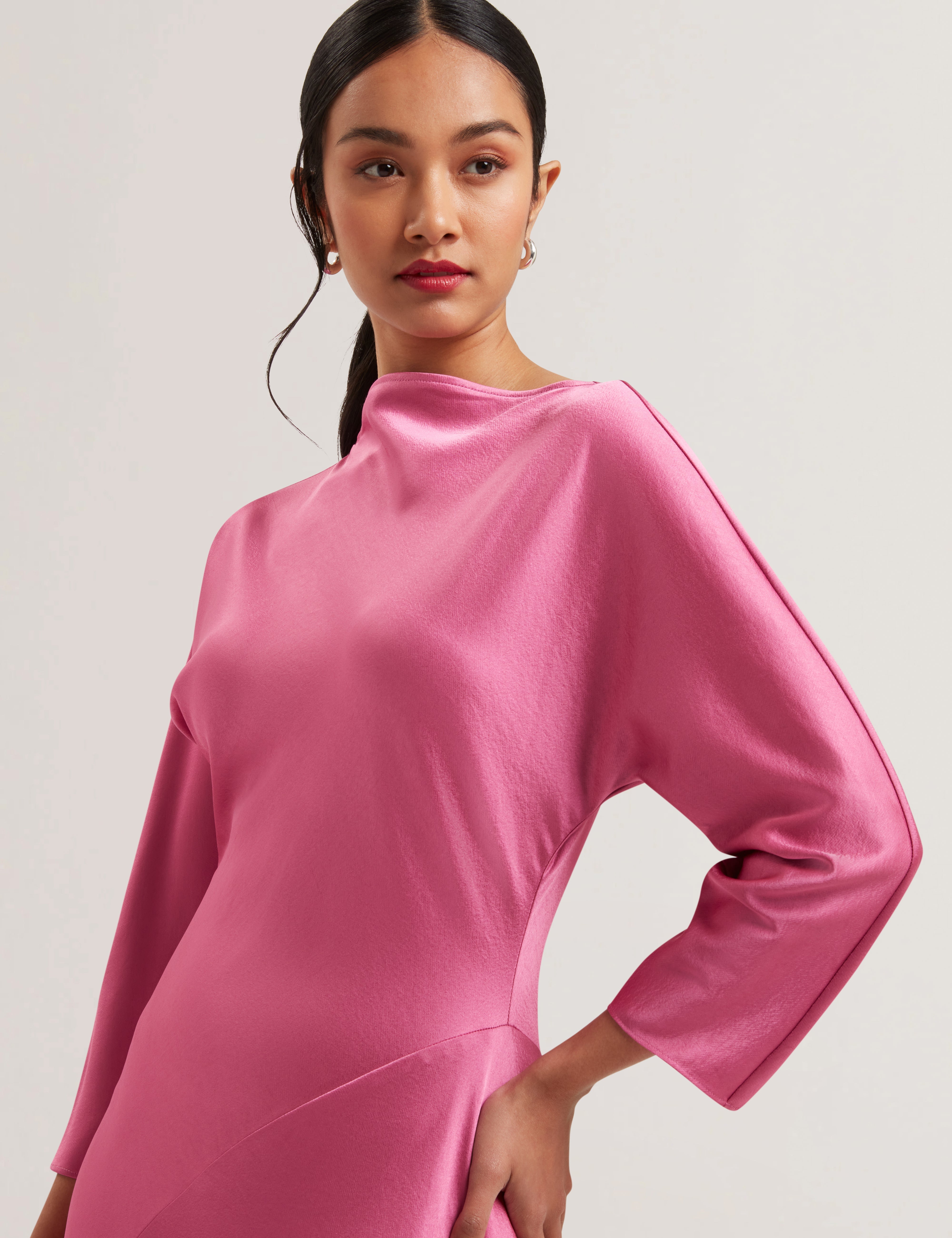 Minho Curve Seam Detail Midi Dress Brt-Pink