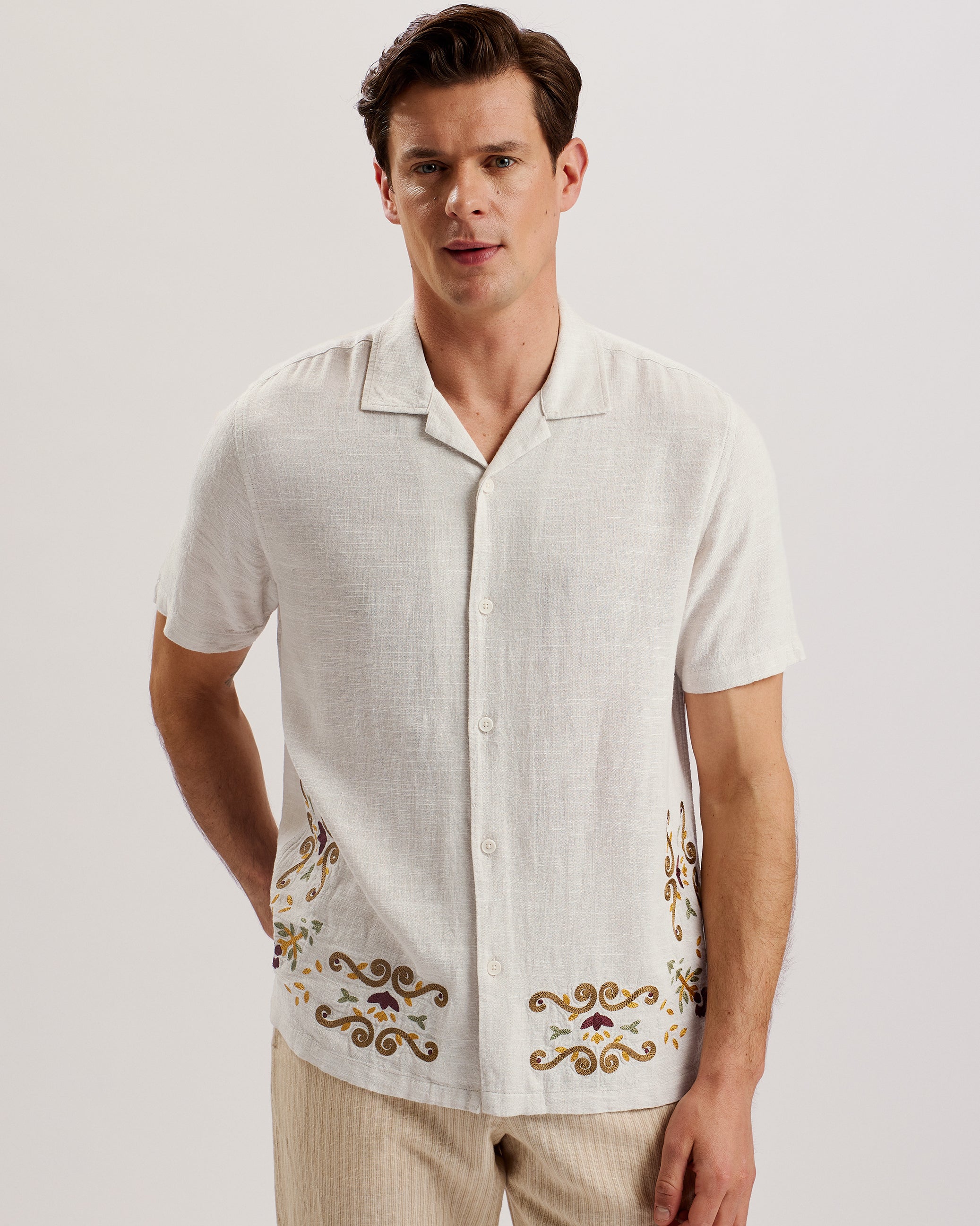 Jermynn Ss Relaxed Placement Embroidered Shirt Ecru