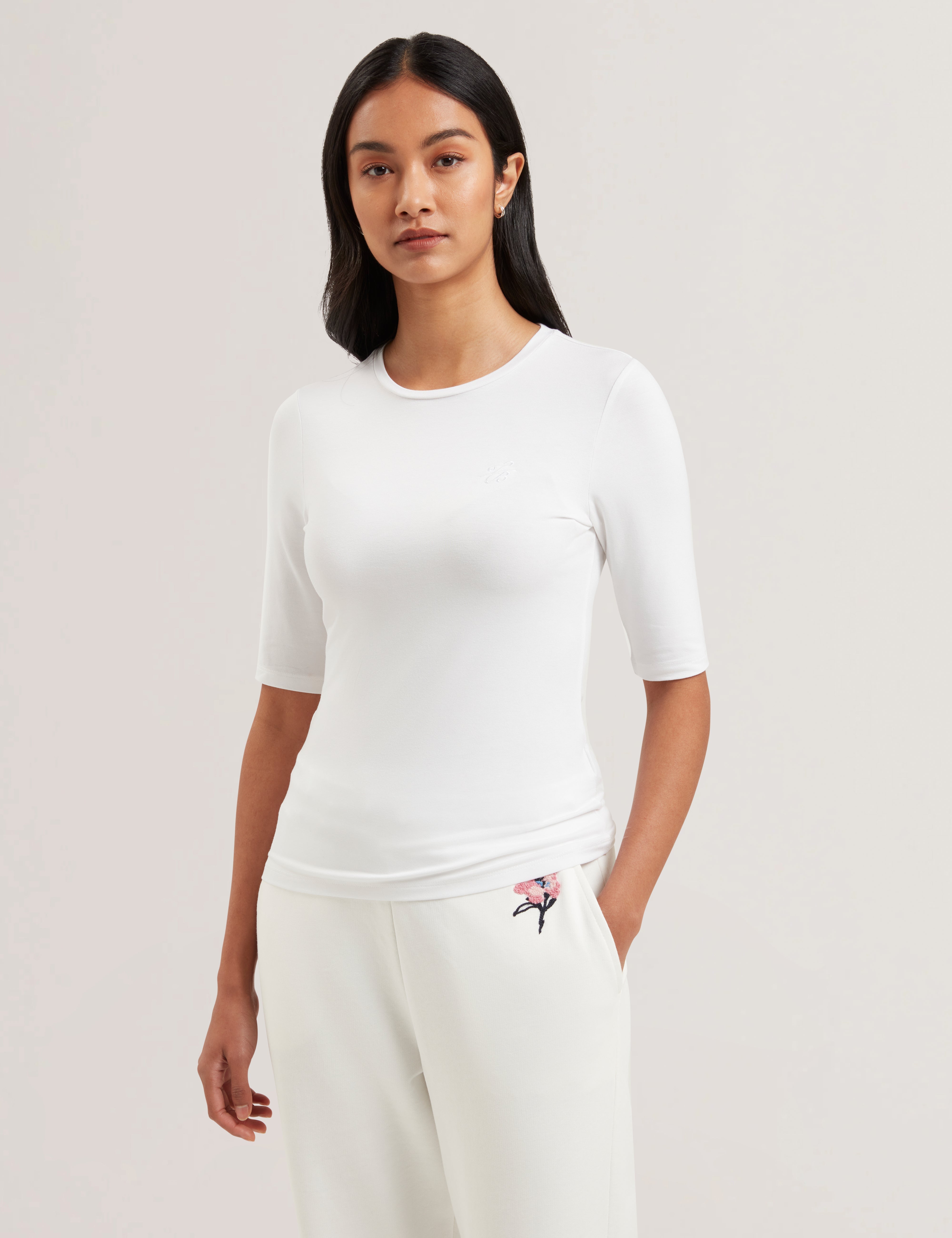 Casy Fitted Half Sleeve Chest Branded Tee Ivory