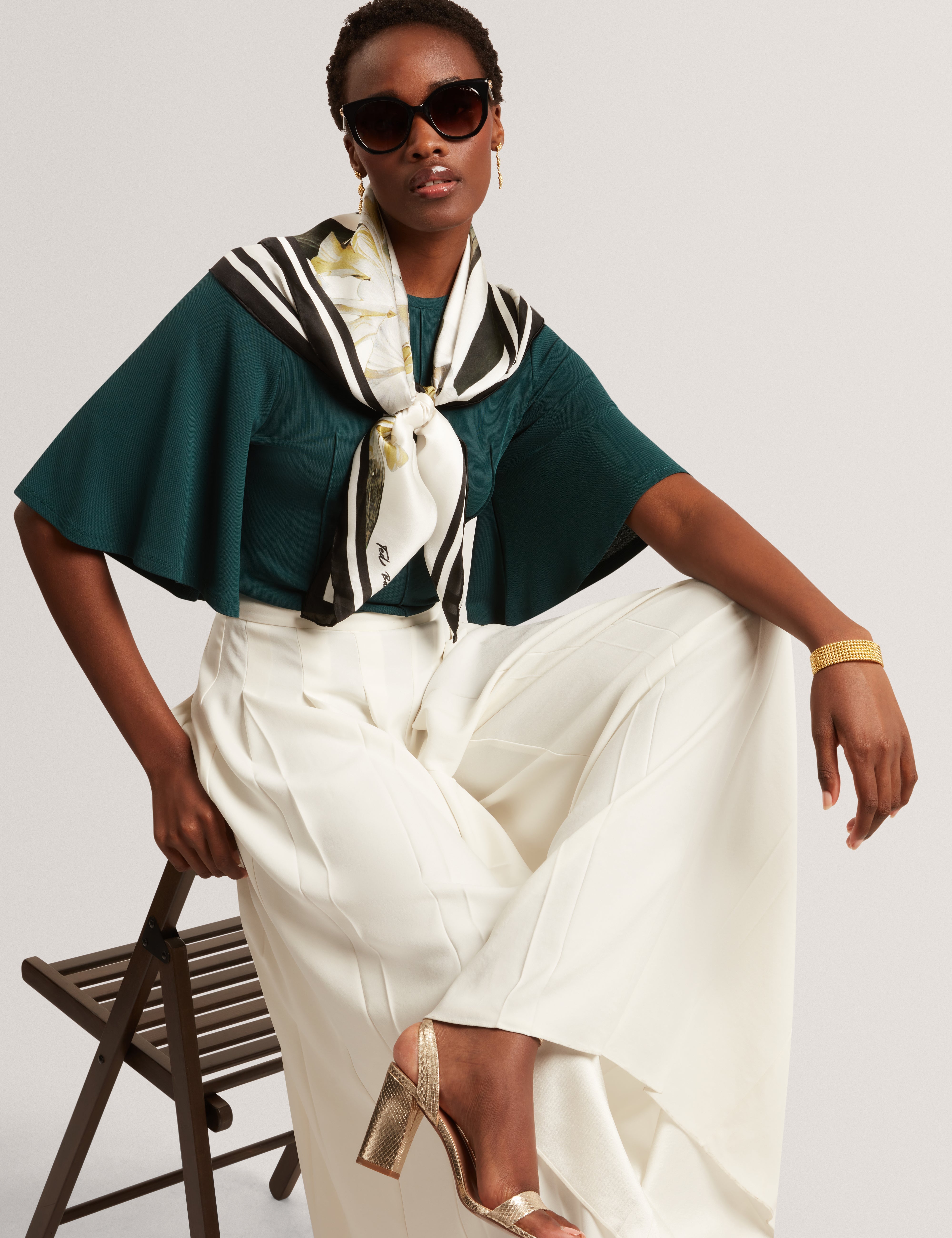 Jackaln Crepe Jersey Seam Detail Short Sleeve Top Dk-Green