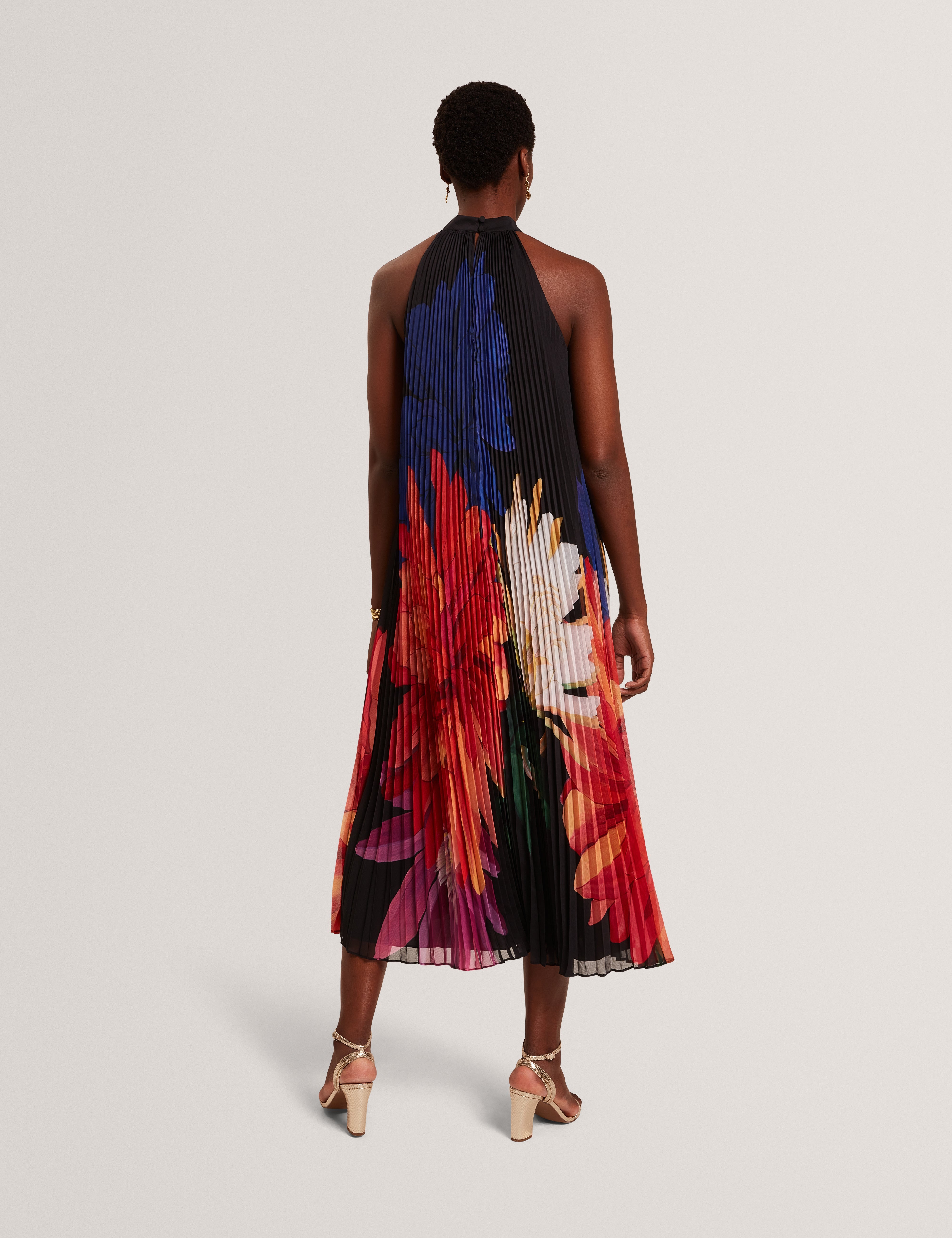 Scotlia Printed Halter Neck Pleated Maxi Dress Black