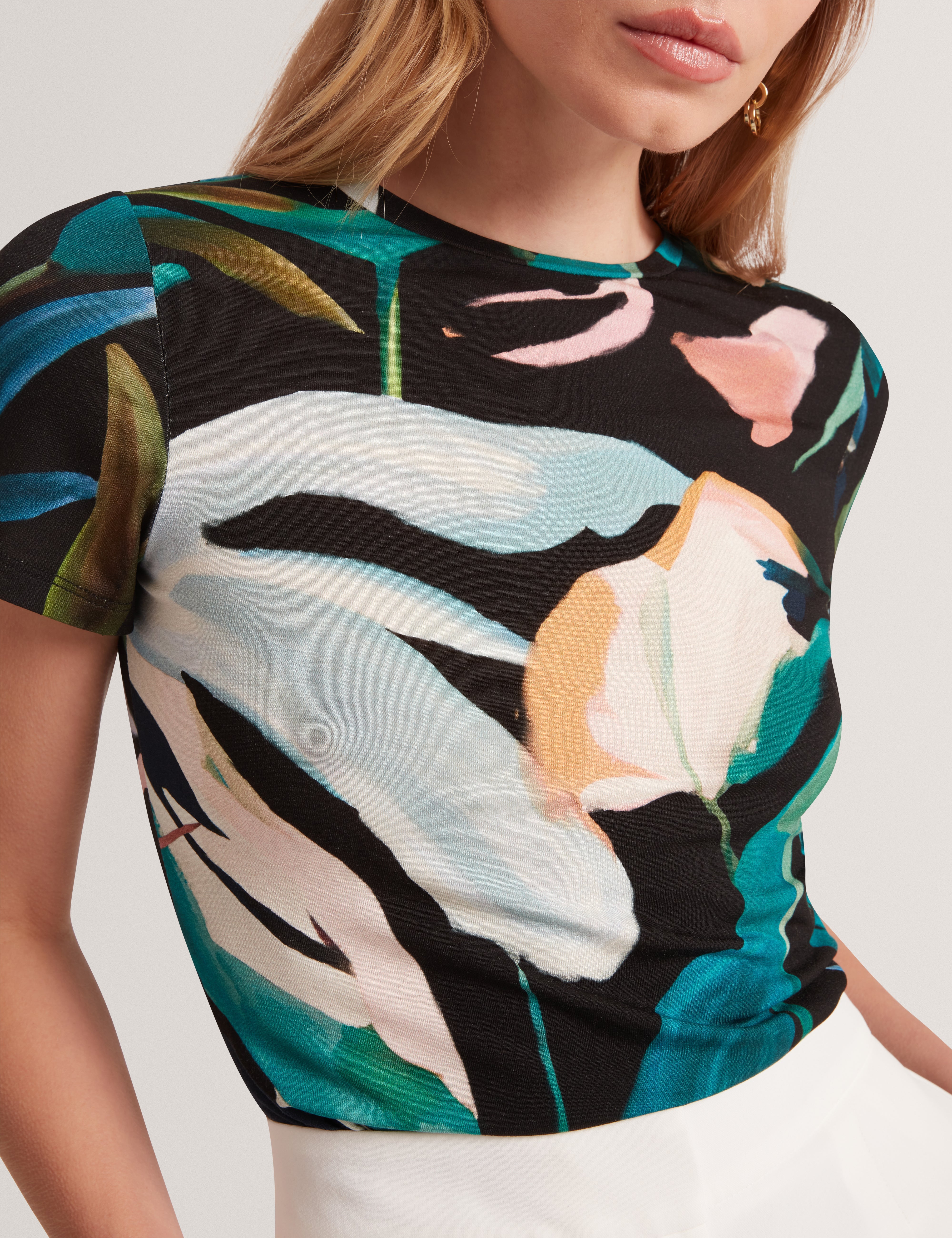 Haiiley Printed Fitted Short Sleeve Tee Black