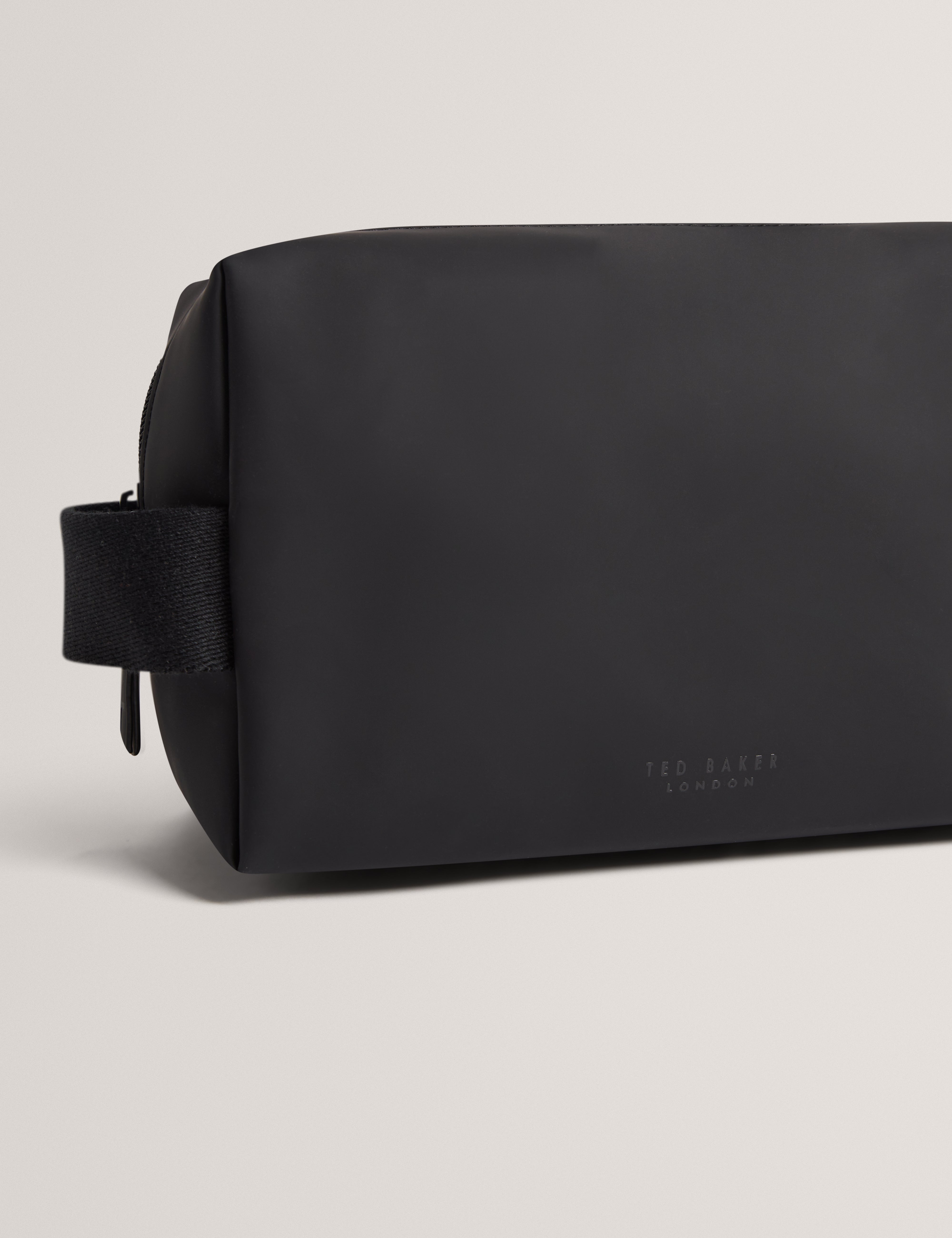 Ryon Rubberised Pu Washbag Black