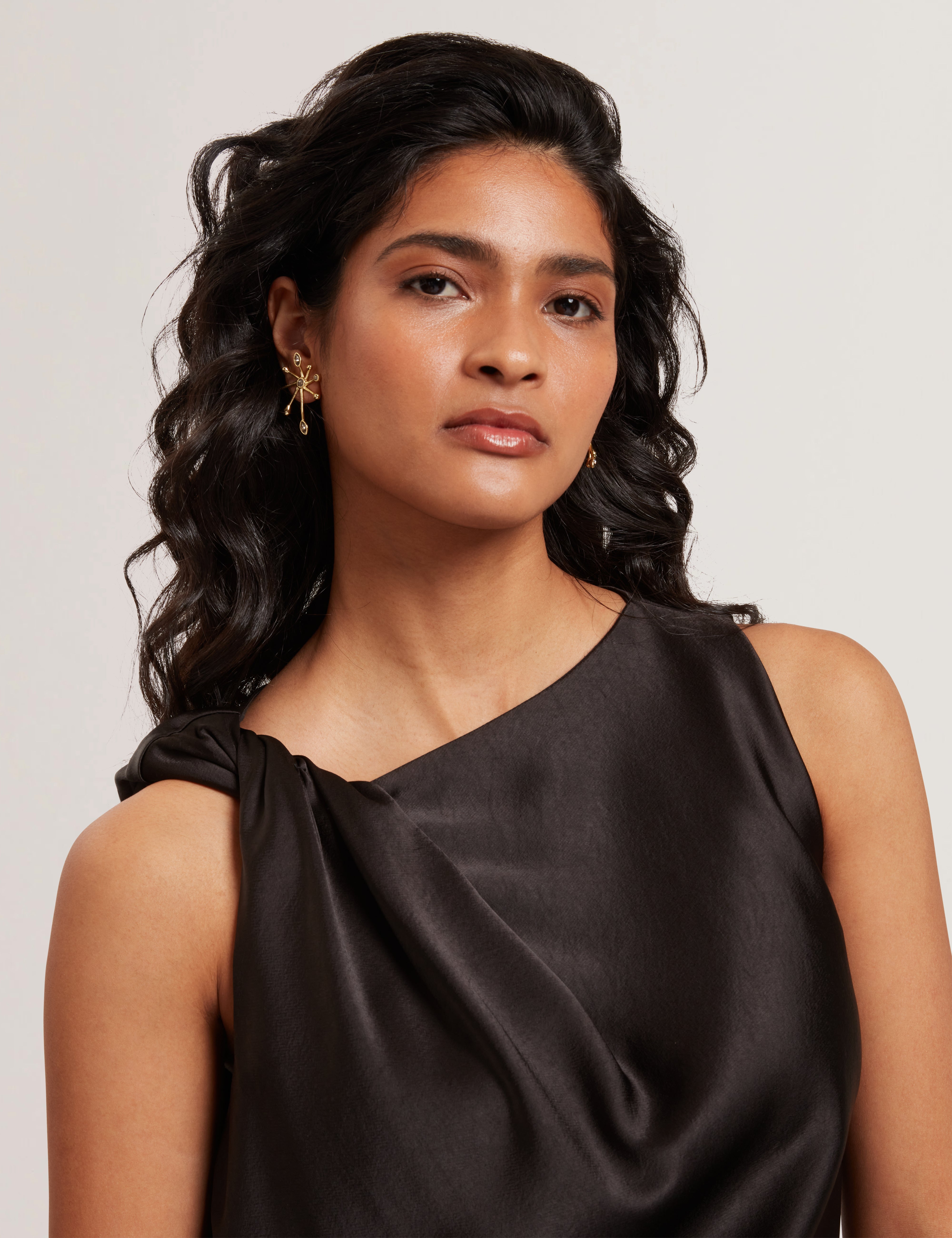 Miona Sleveless Twist Detail Top Black