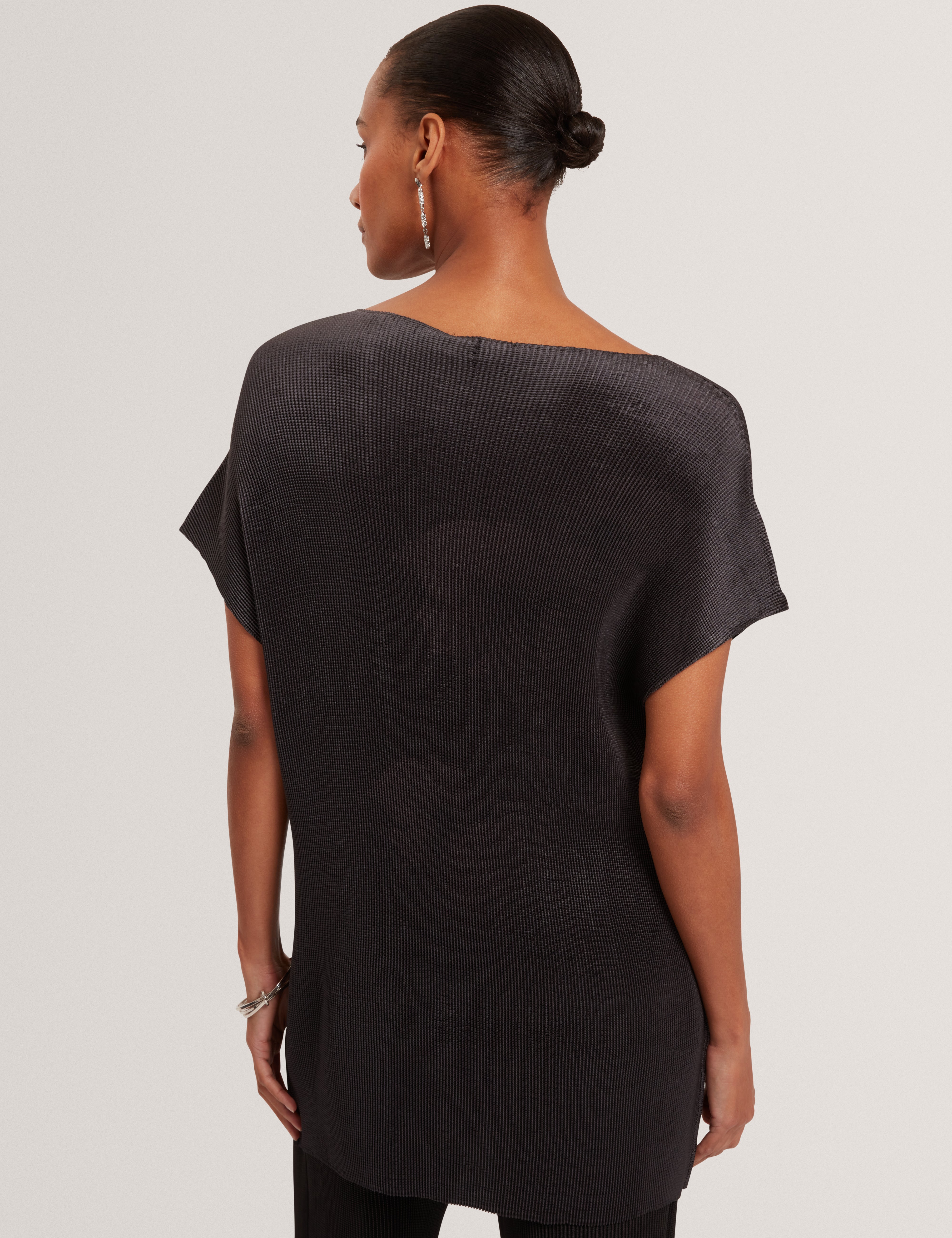 Eloti Printed Short Sleeve Plisse Top Black