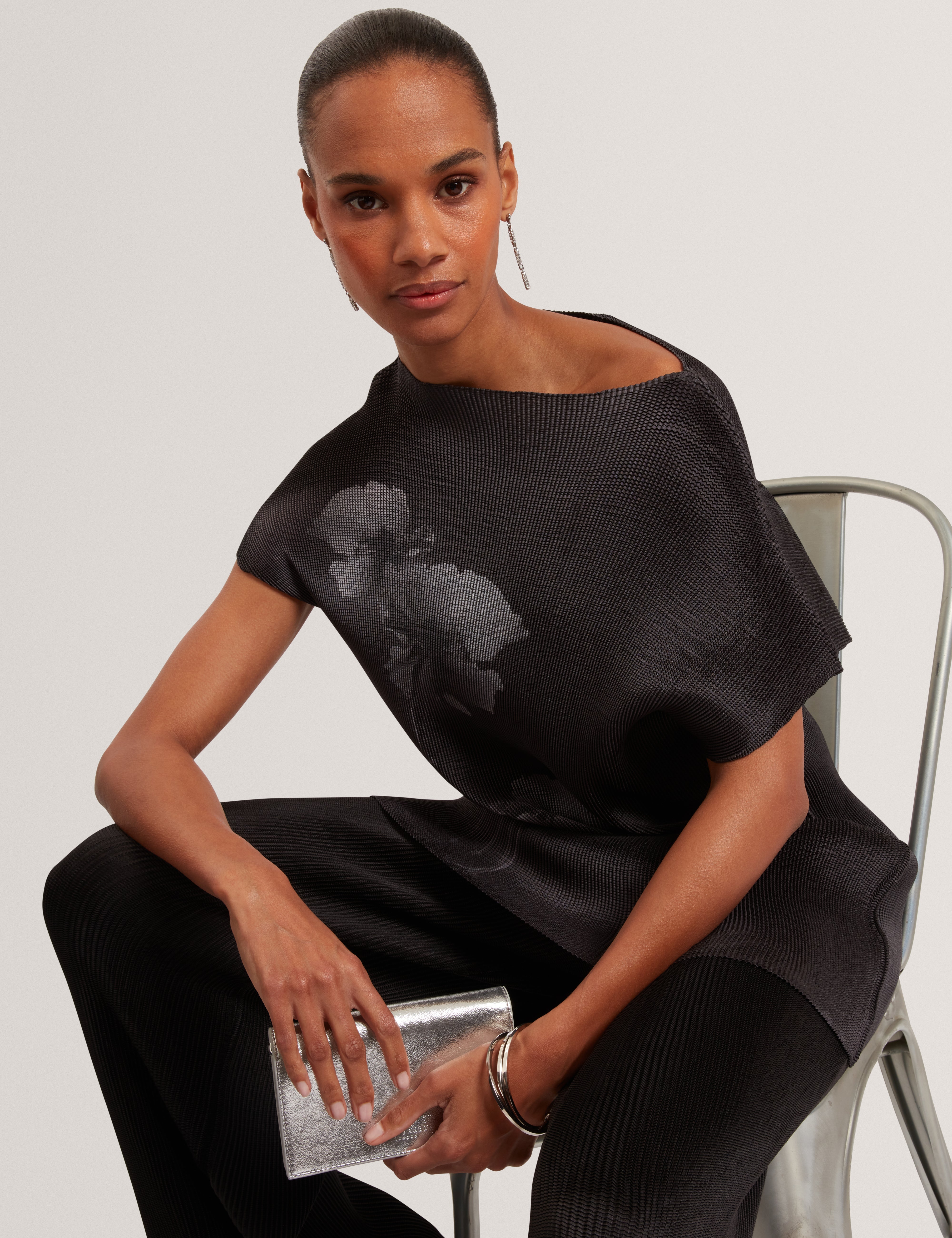 Eloti Printed Short Sleeve Plisse Top Black