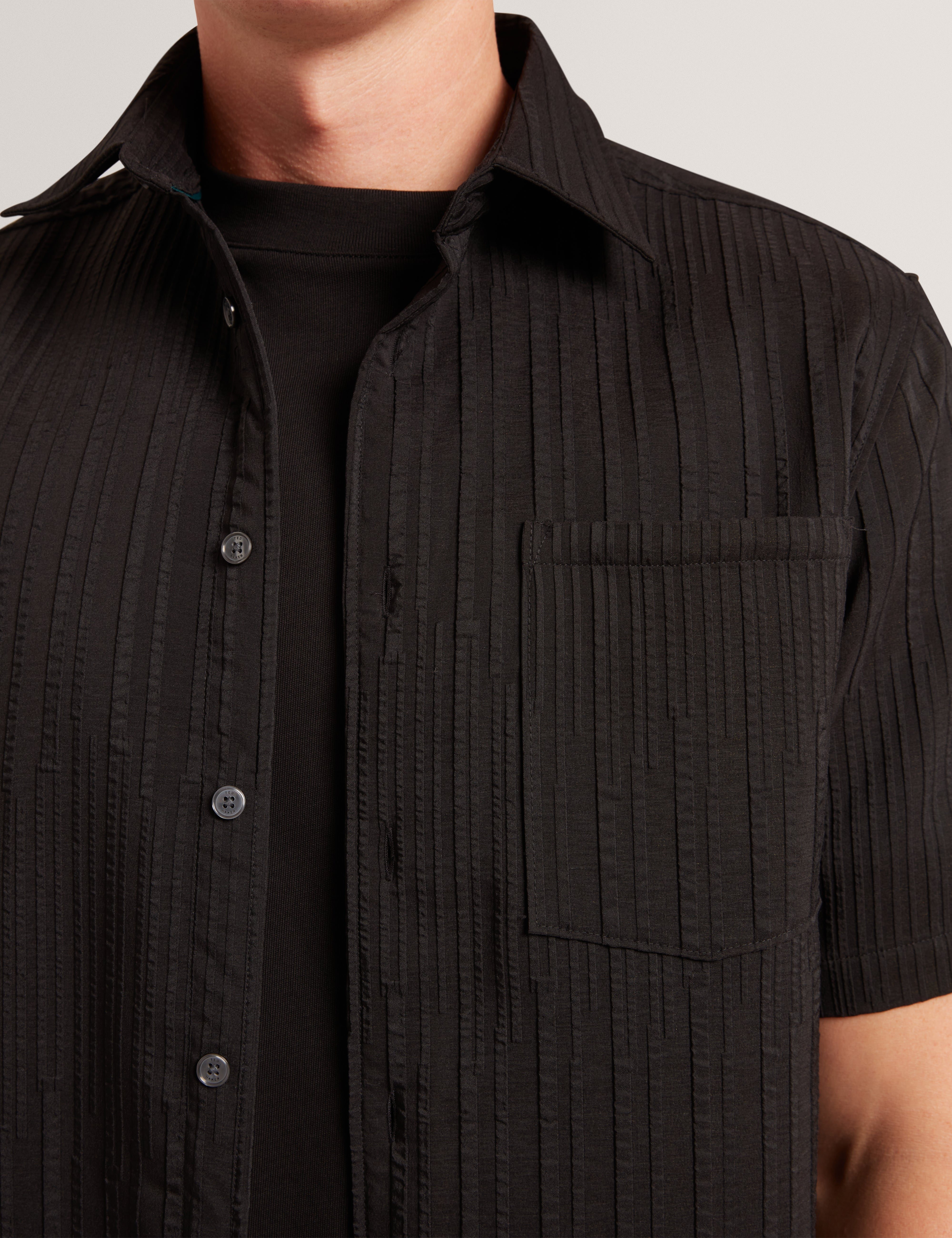 Bandile Short Sleeve Relaxed Pleated Shirt Black