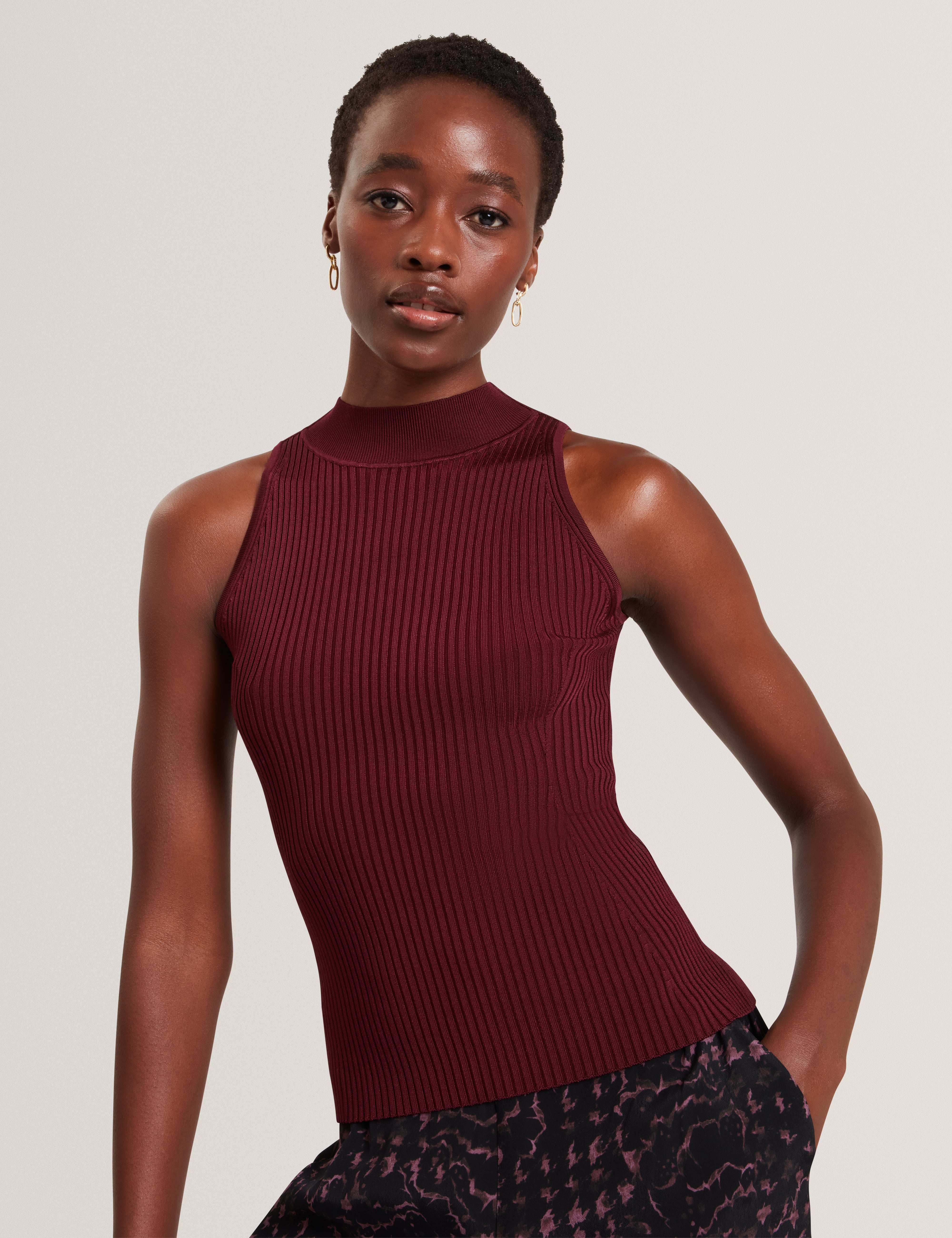 Rulza High Neck Knitted Sleeveless Top Maroon