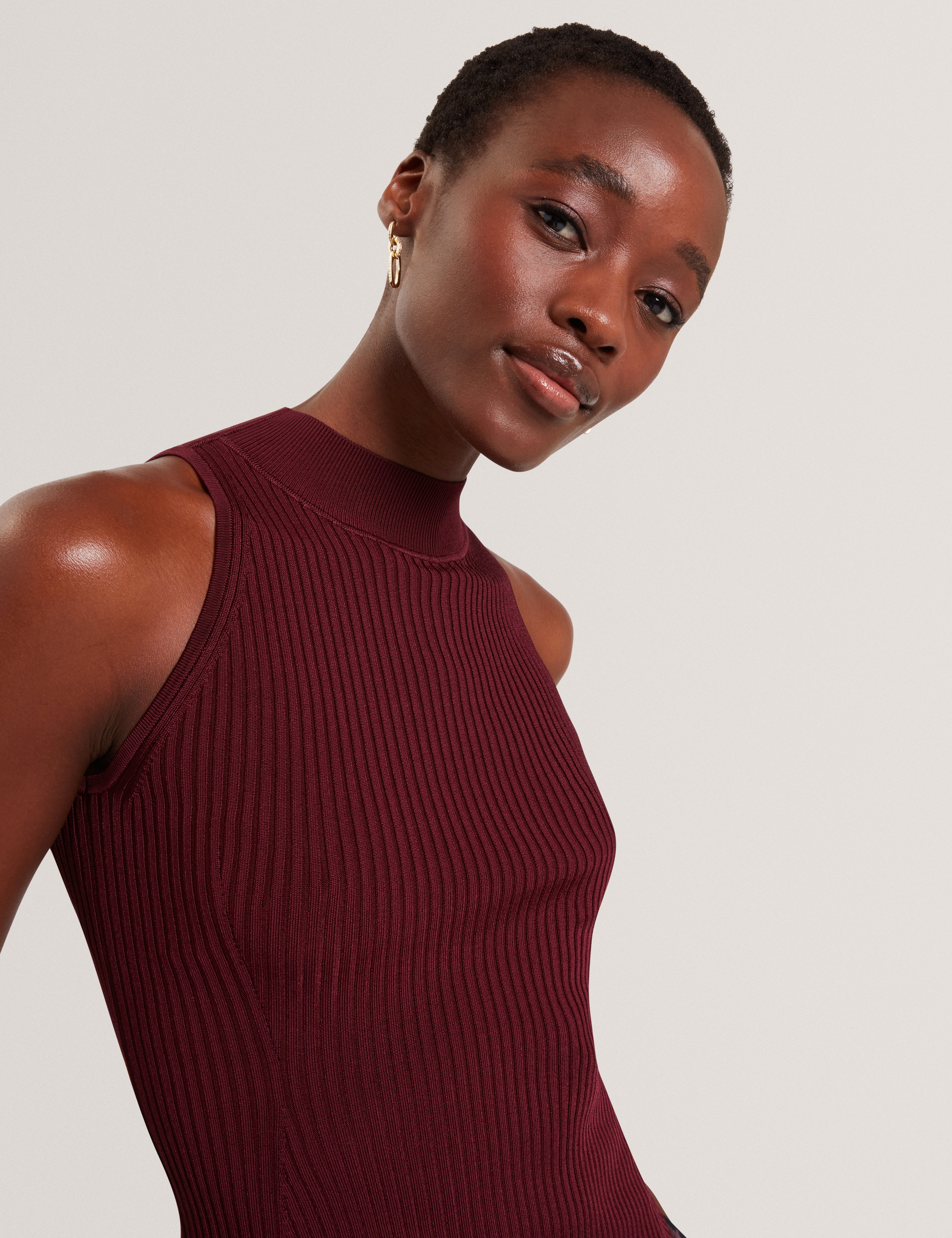 Rulza High Neck Knitted Sleeveless Top Maroon