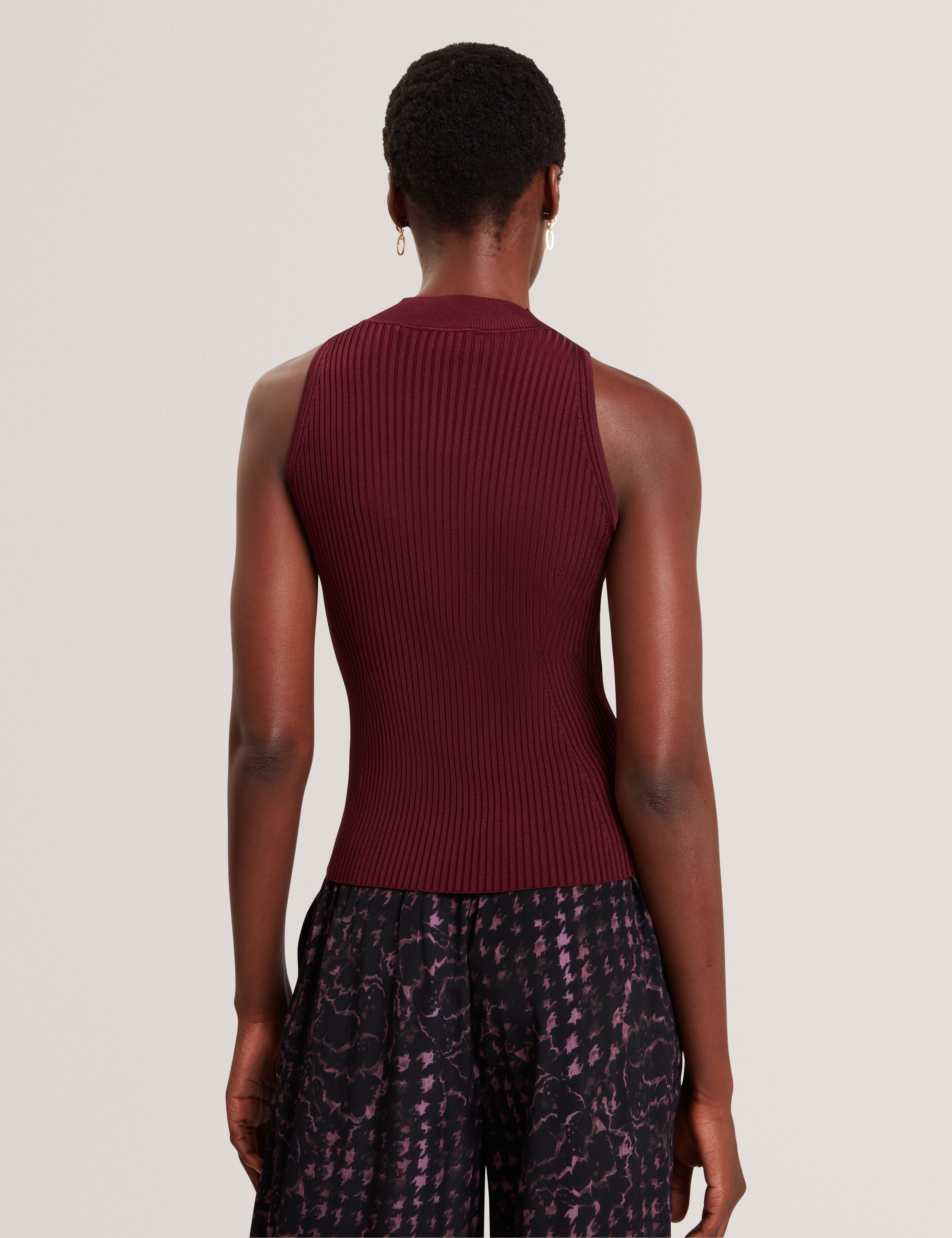 Rulza High Neck Knitted Sleeveless Top Maroon