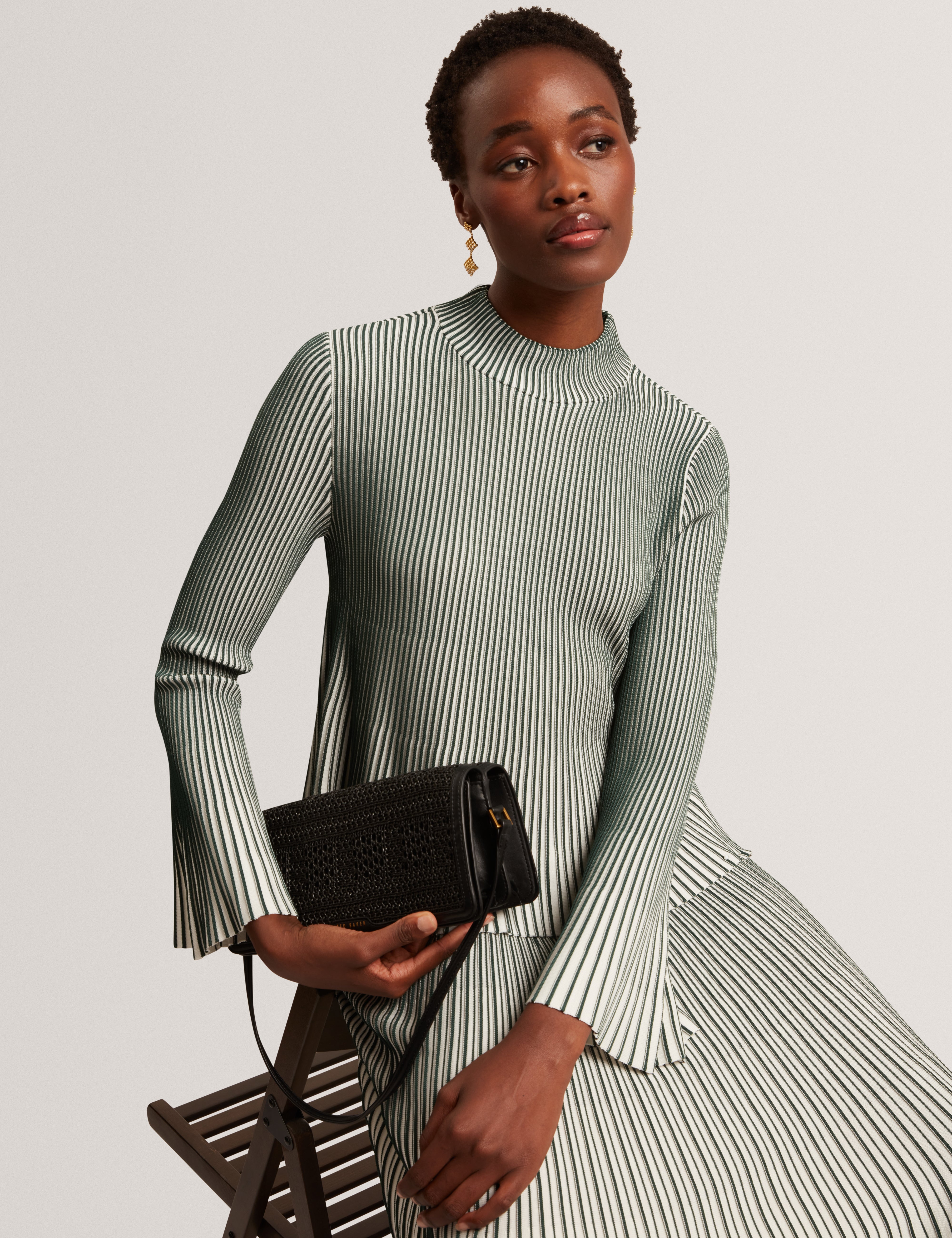 Aeris Ribbed Top With Fluted Hem And Sleeves Dk-Green