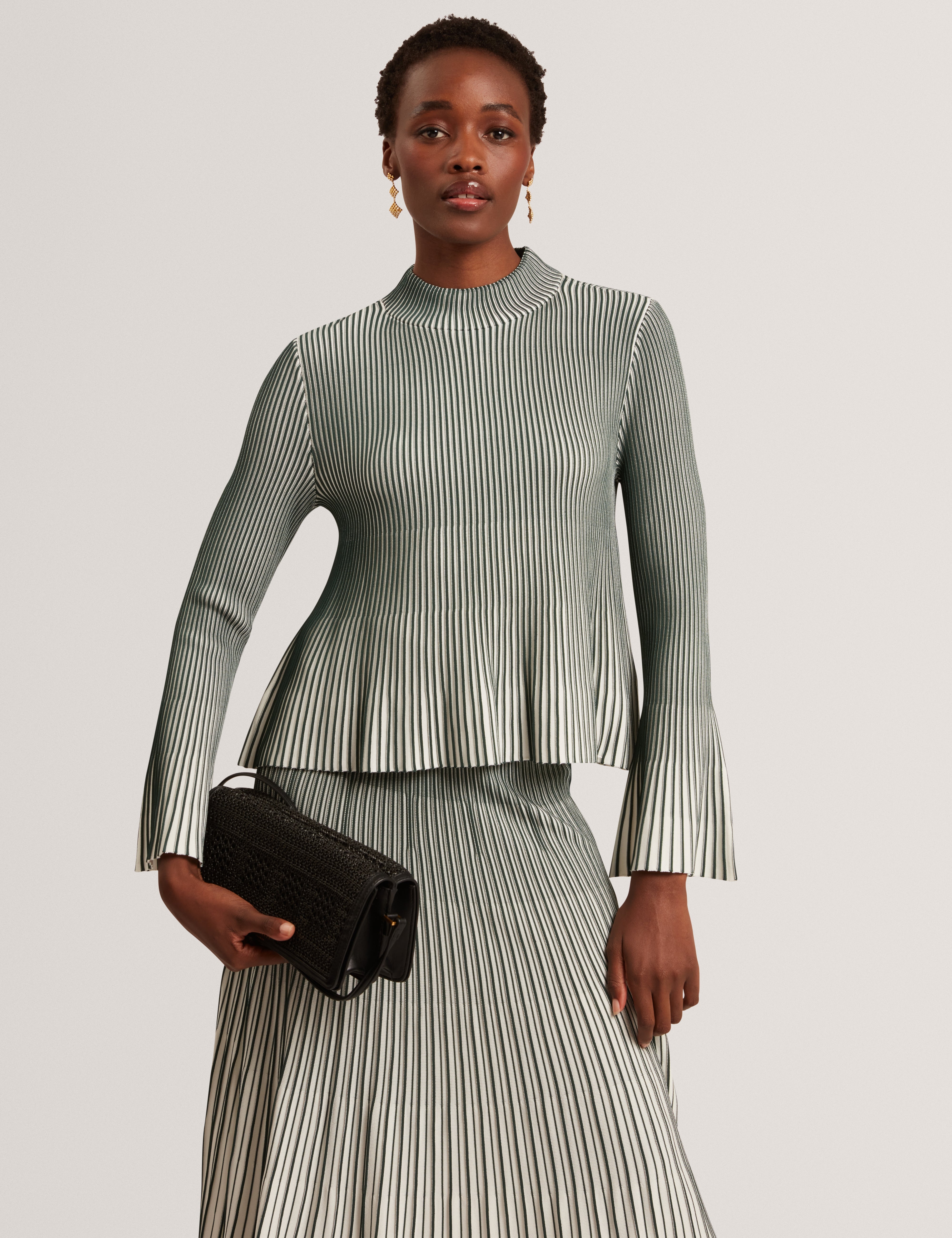 Aeris Ribbed Top With Fluted Hem And Sleeves Dk-Green