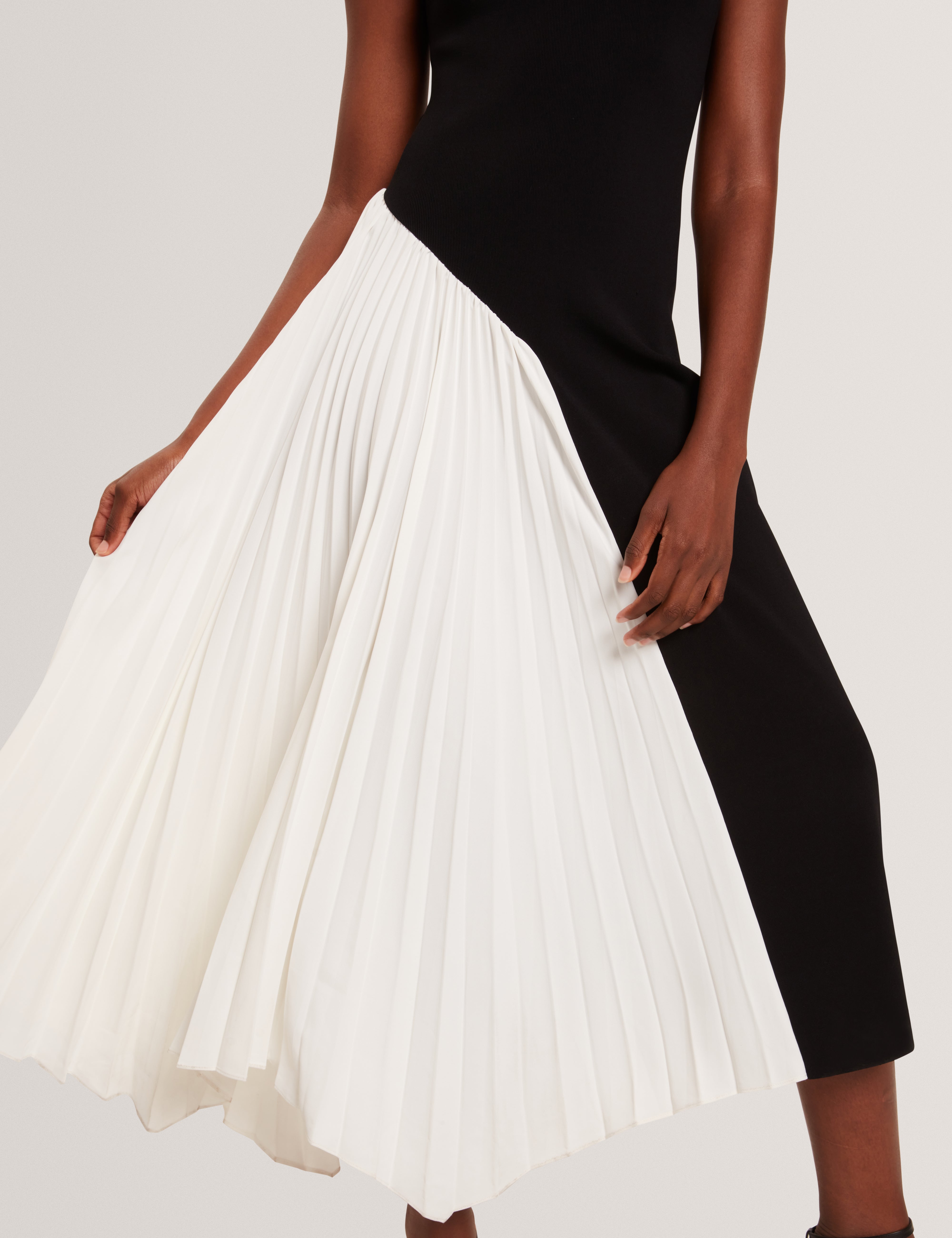 Zeera Sleeveless Knit Dress With Contrast Black