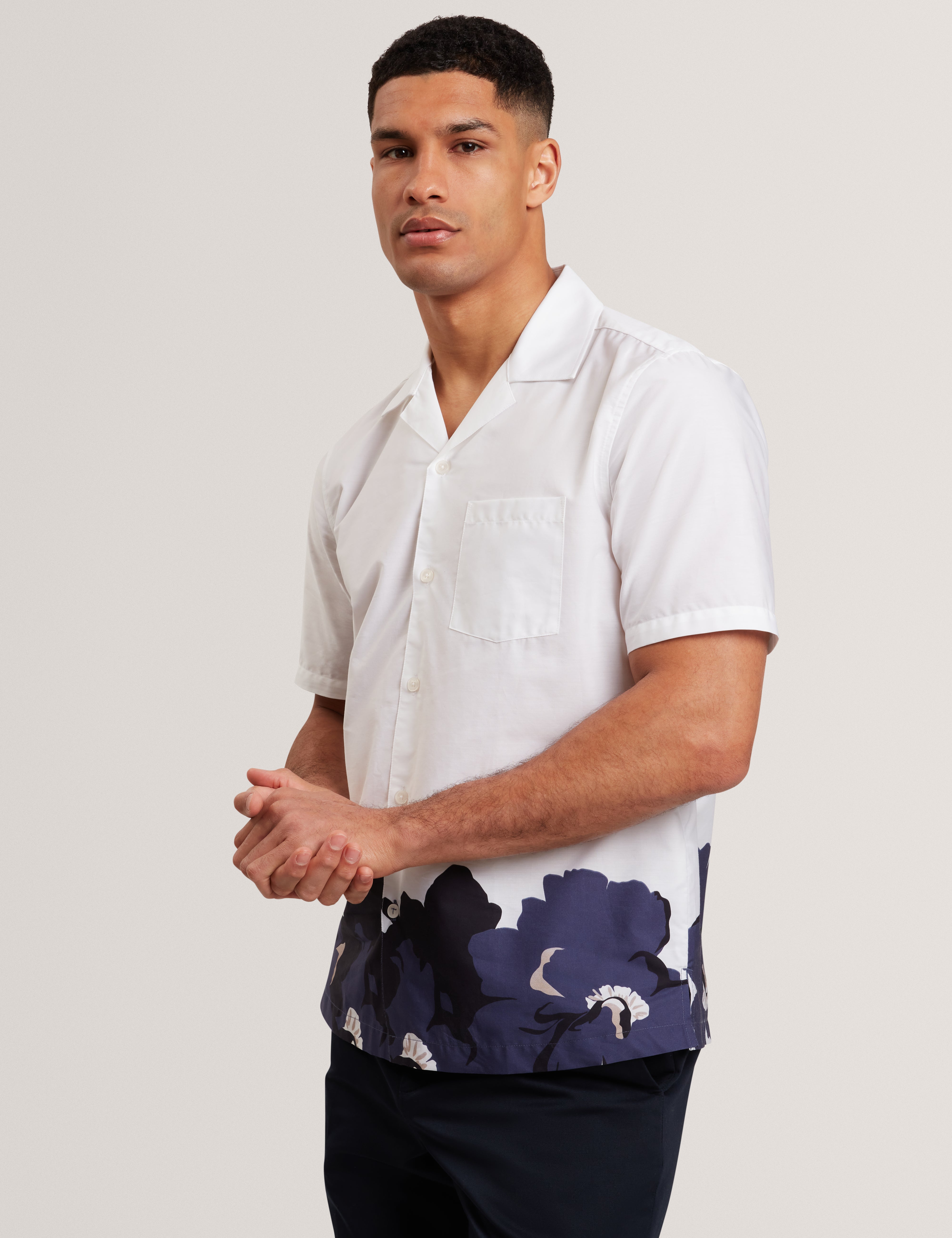Biscarn Short Sleeve Relaxed Placement Floral Shirt White