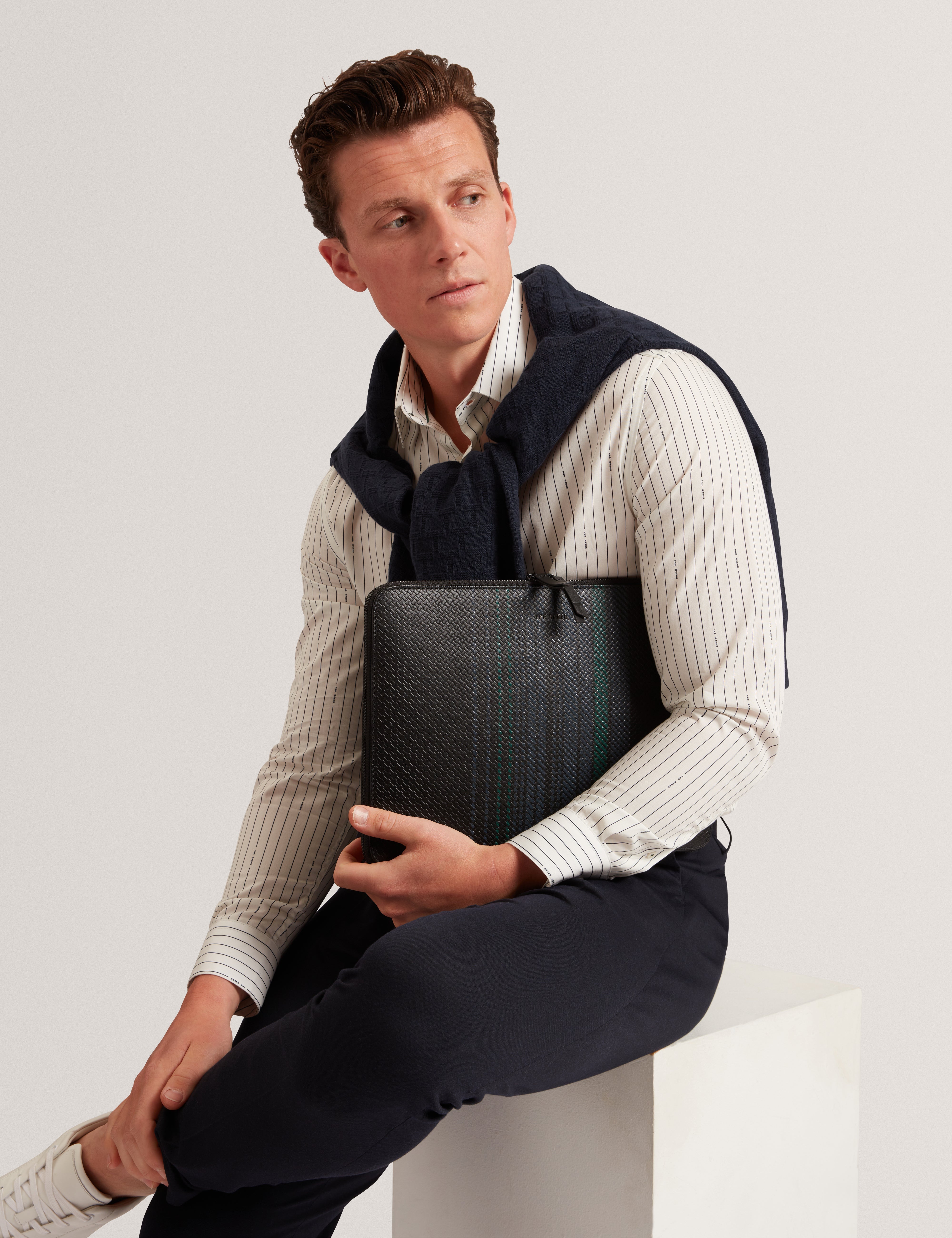 Wiltons Printed Weave 13 Inch Laptop Case Black