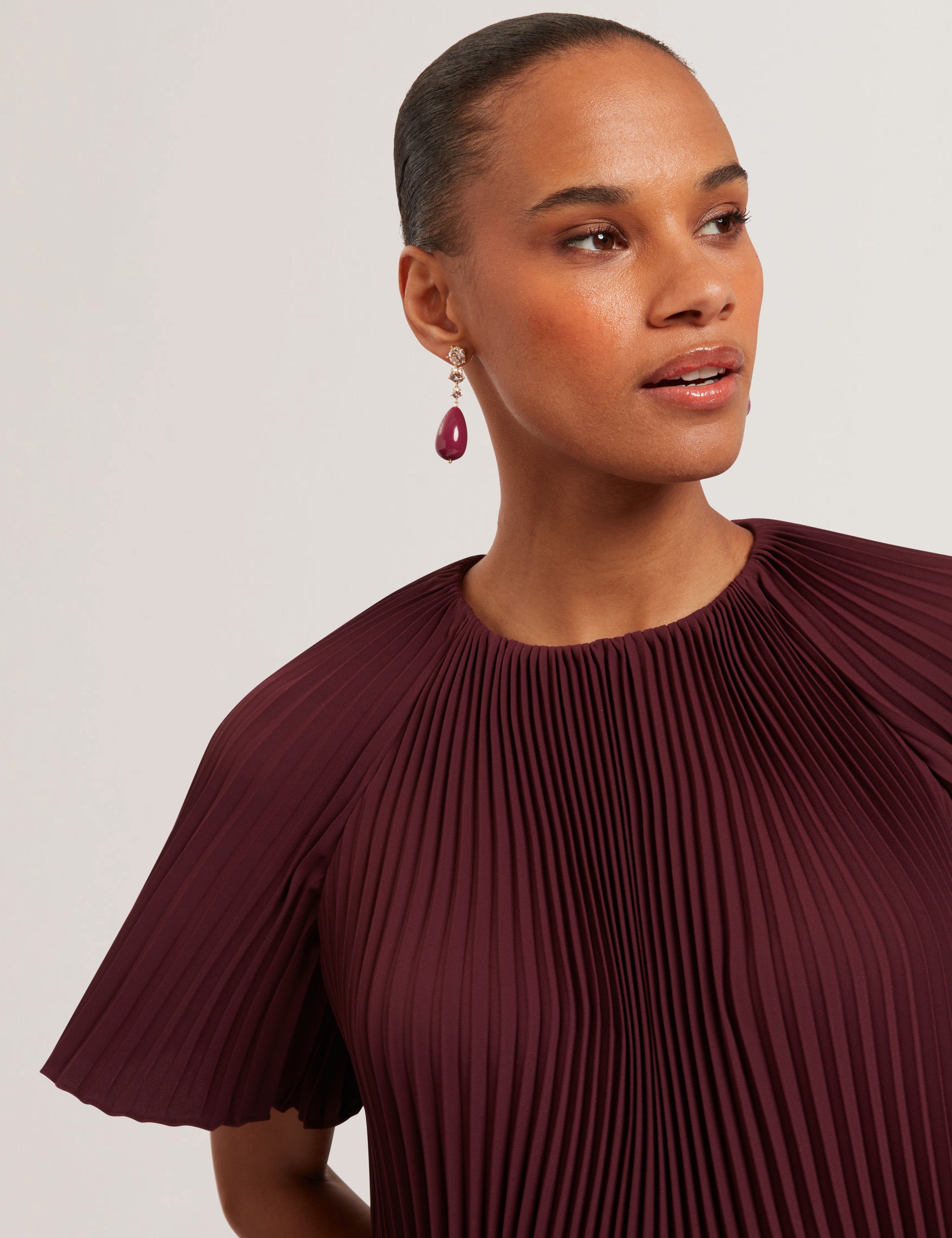 Agara Crepe Pleated Short Sleeve Top Oxblood
